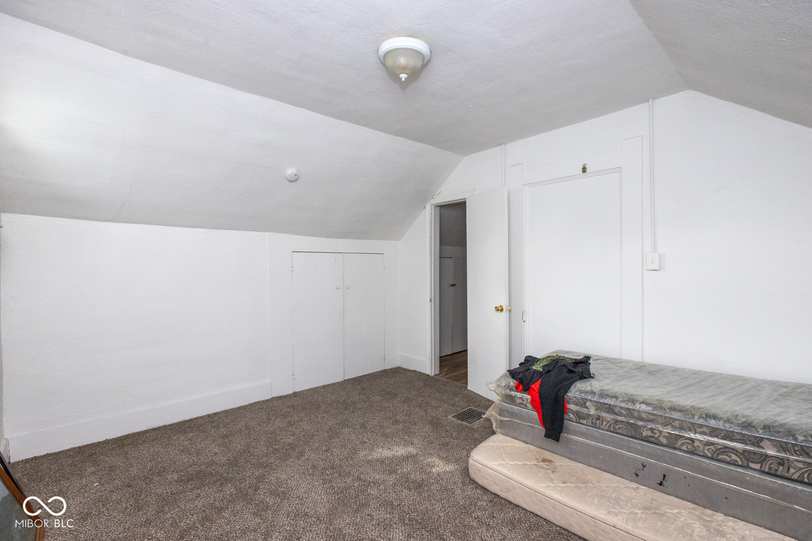 216 E Lincoln Street