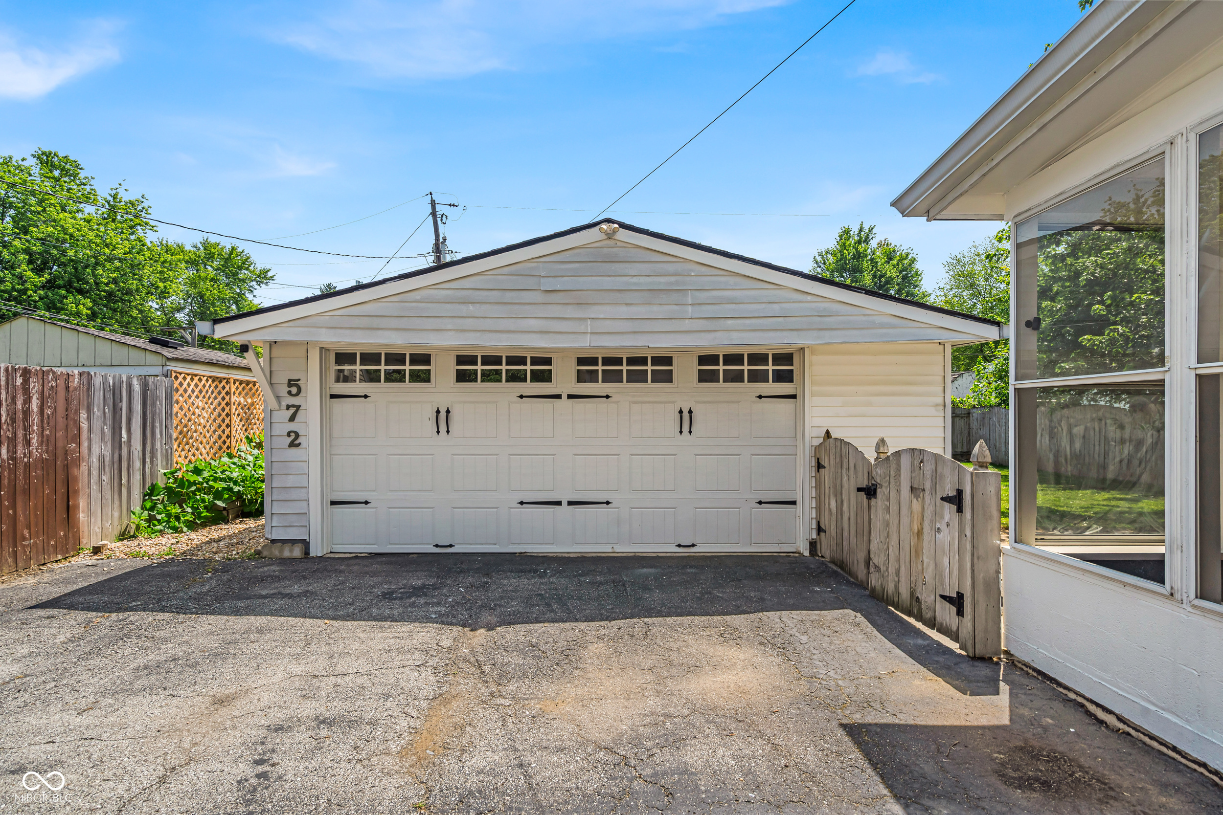 572 N 17th Street