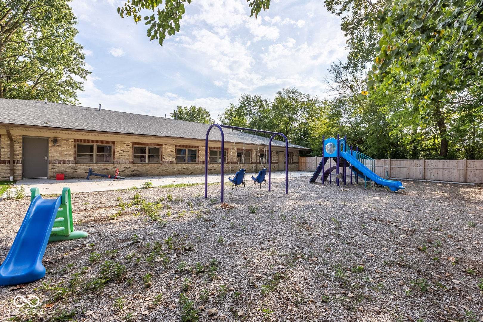 190 W Green Meadows Drive
