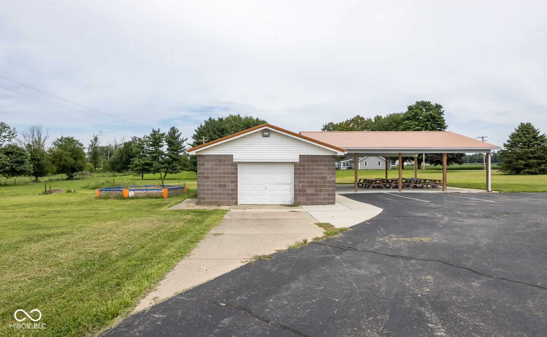 6145 N 400 W