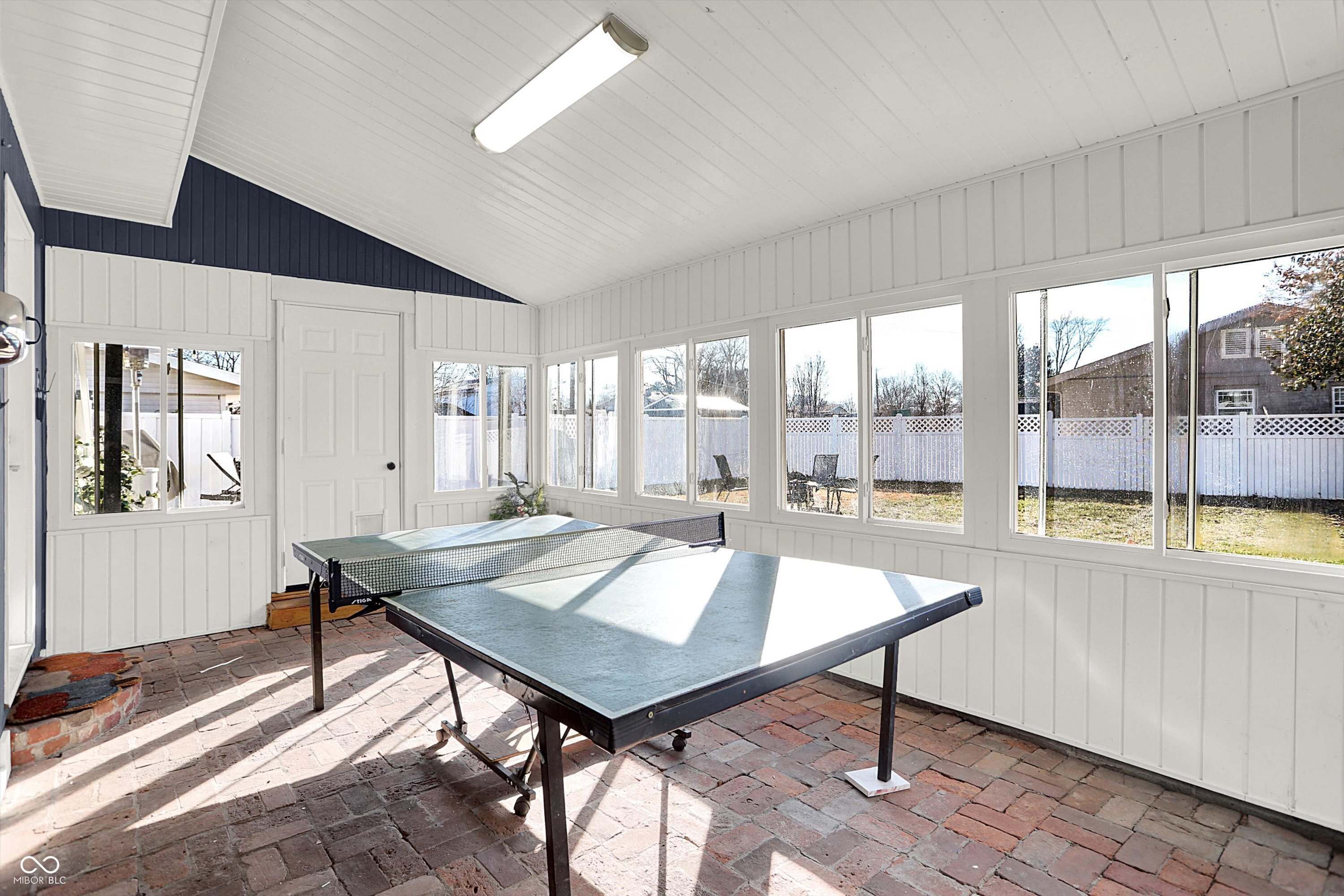 3309 Larkspur Lane