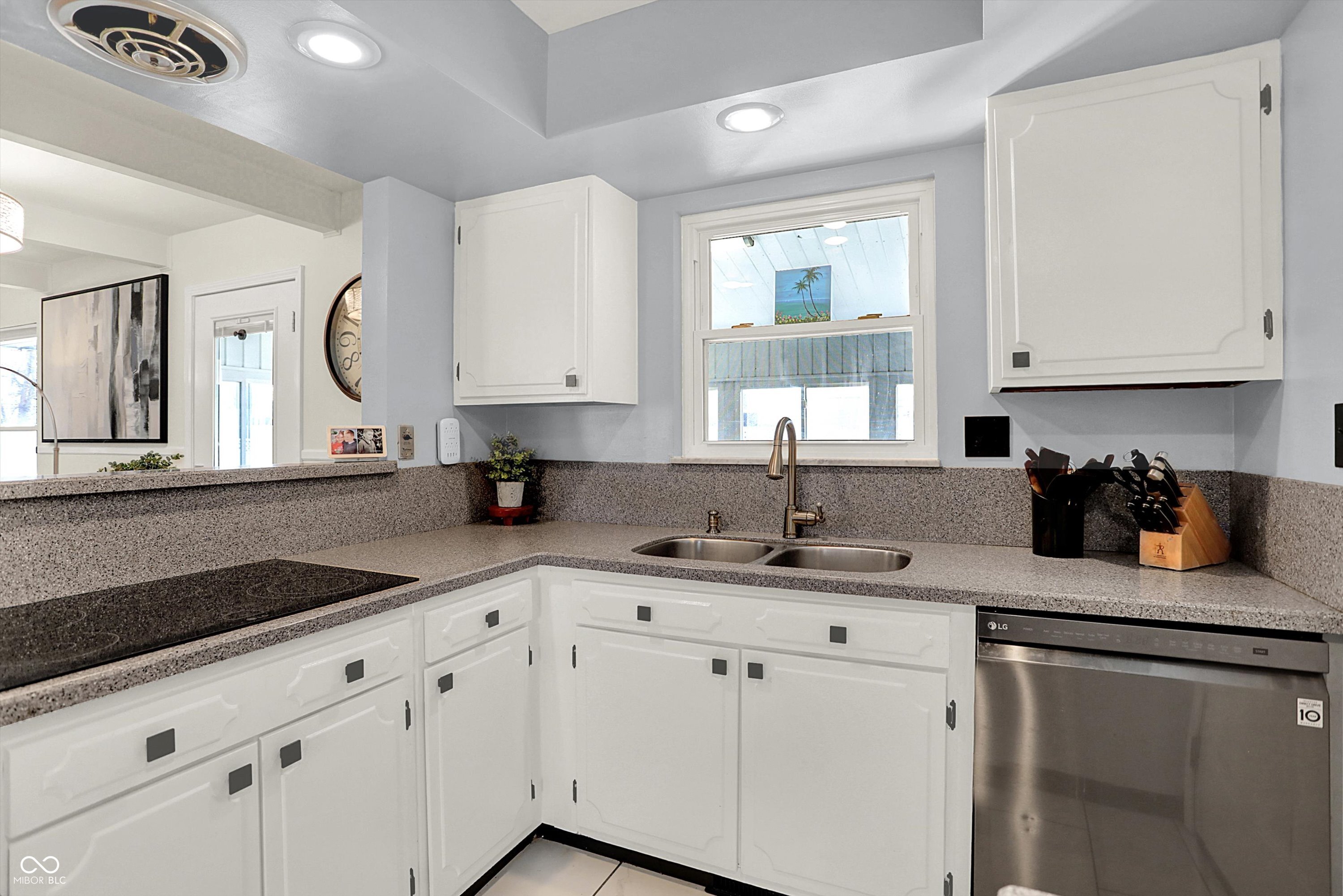 3309 Larkspur Lane