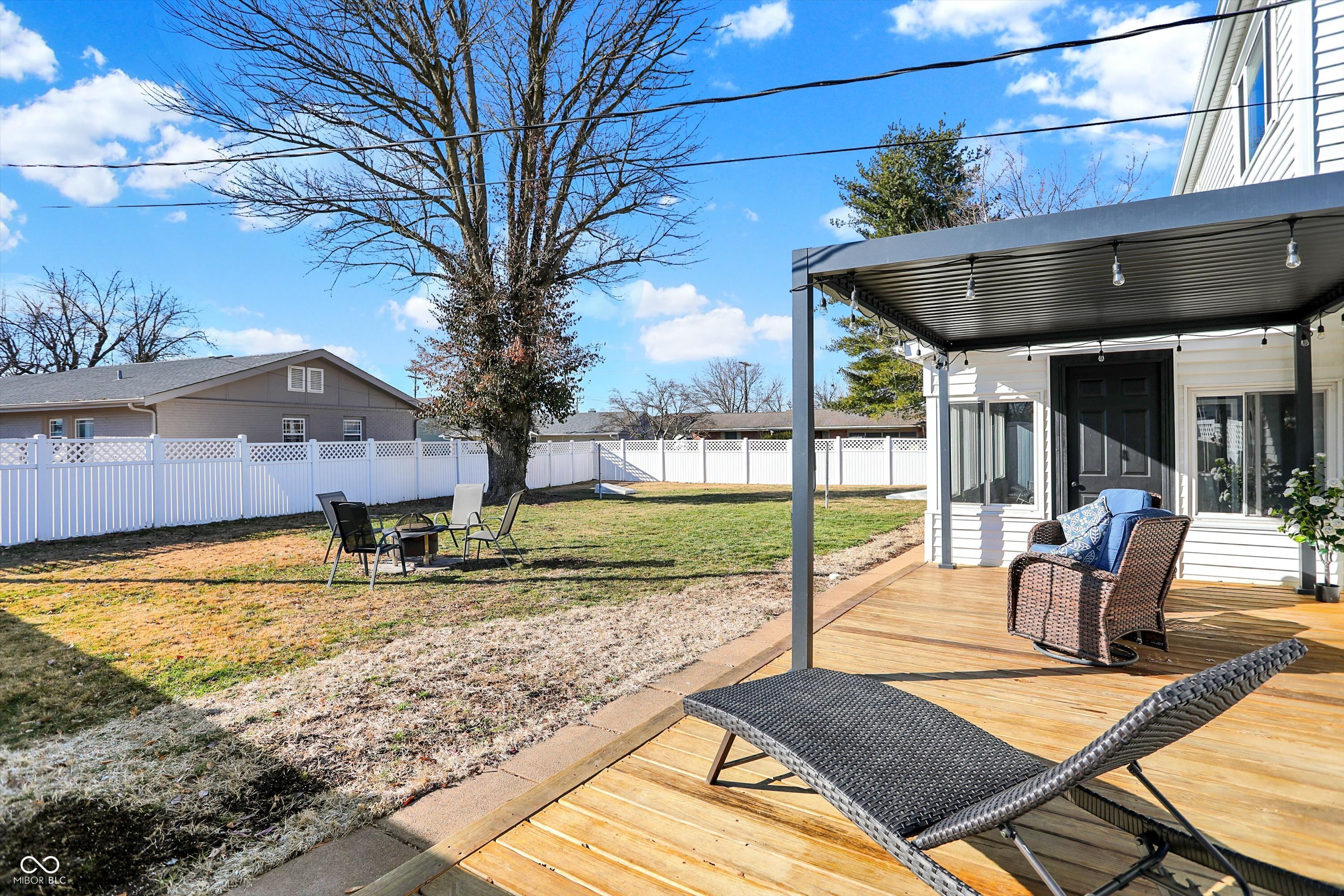 3309 Larkspur Lane