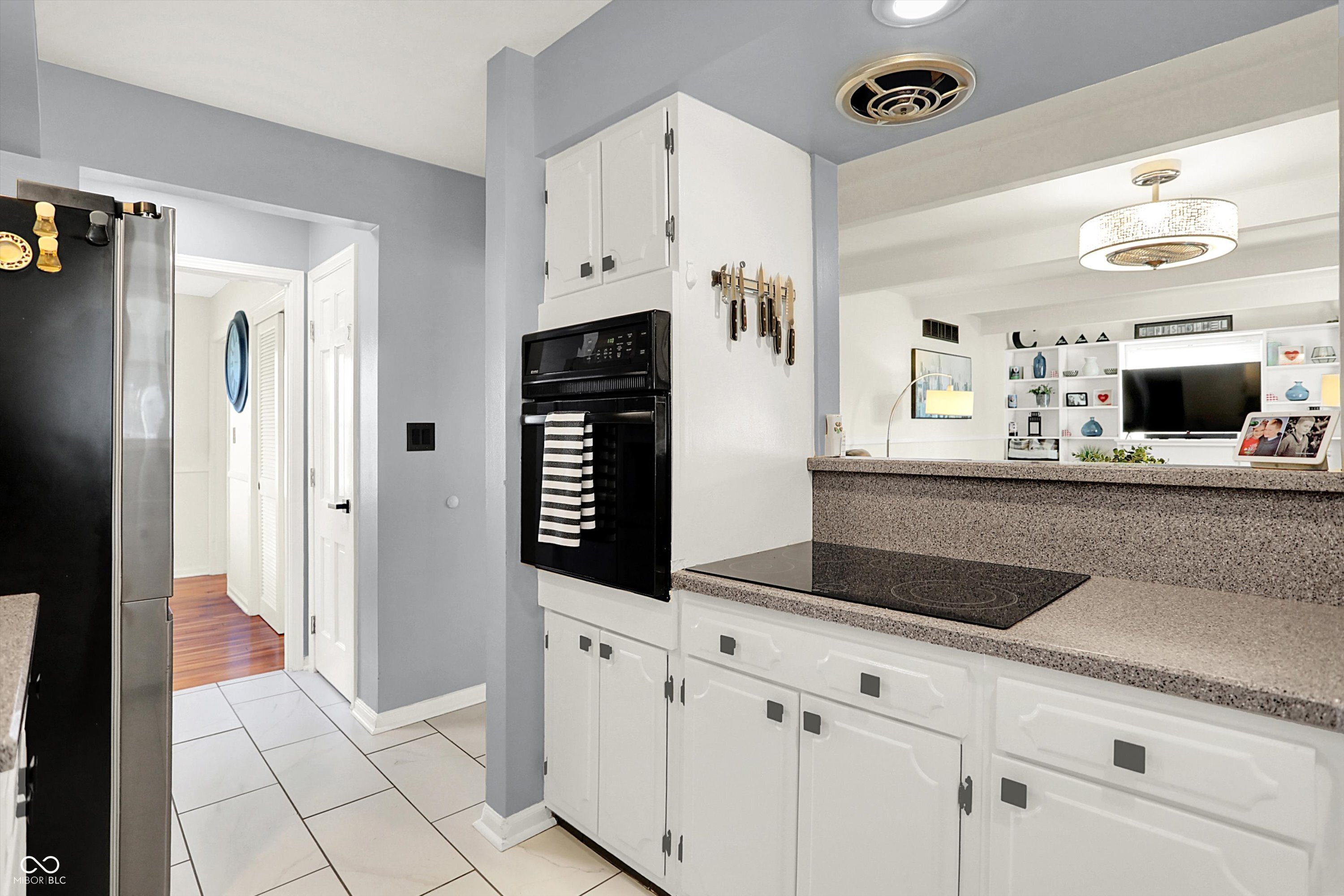 3309 Larkspur Lane