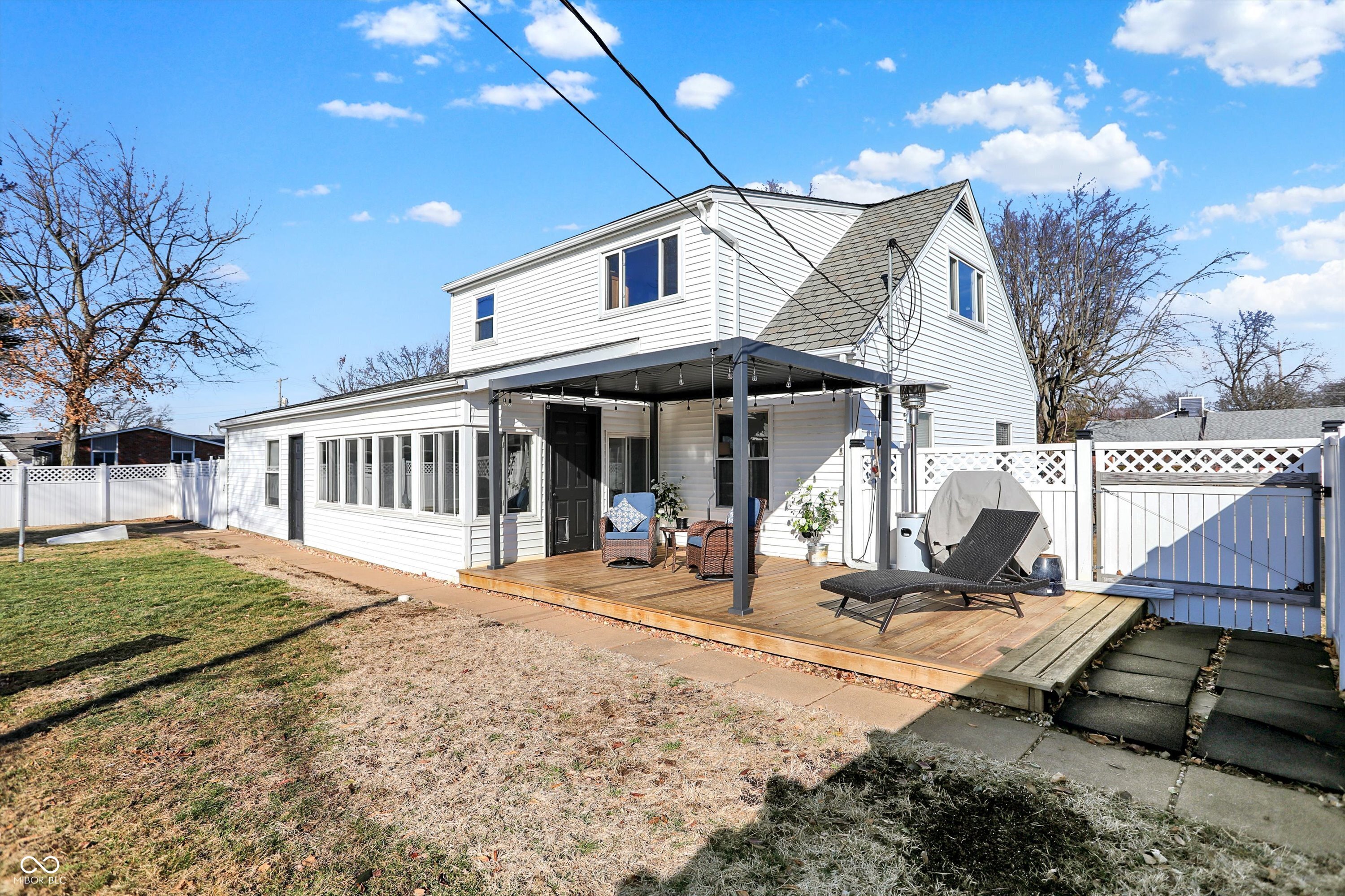 3309 Larkspur Lane