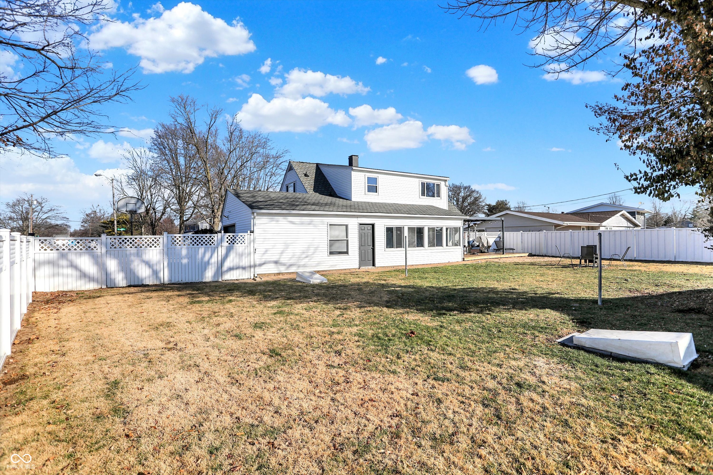 3309 Larkspur Lane