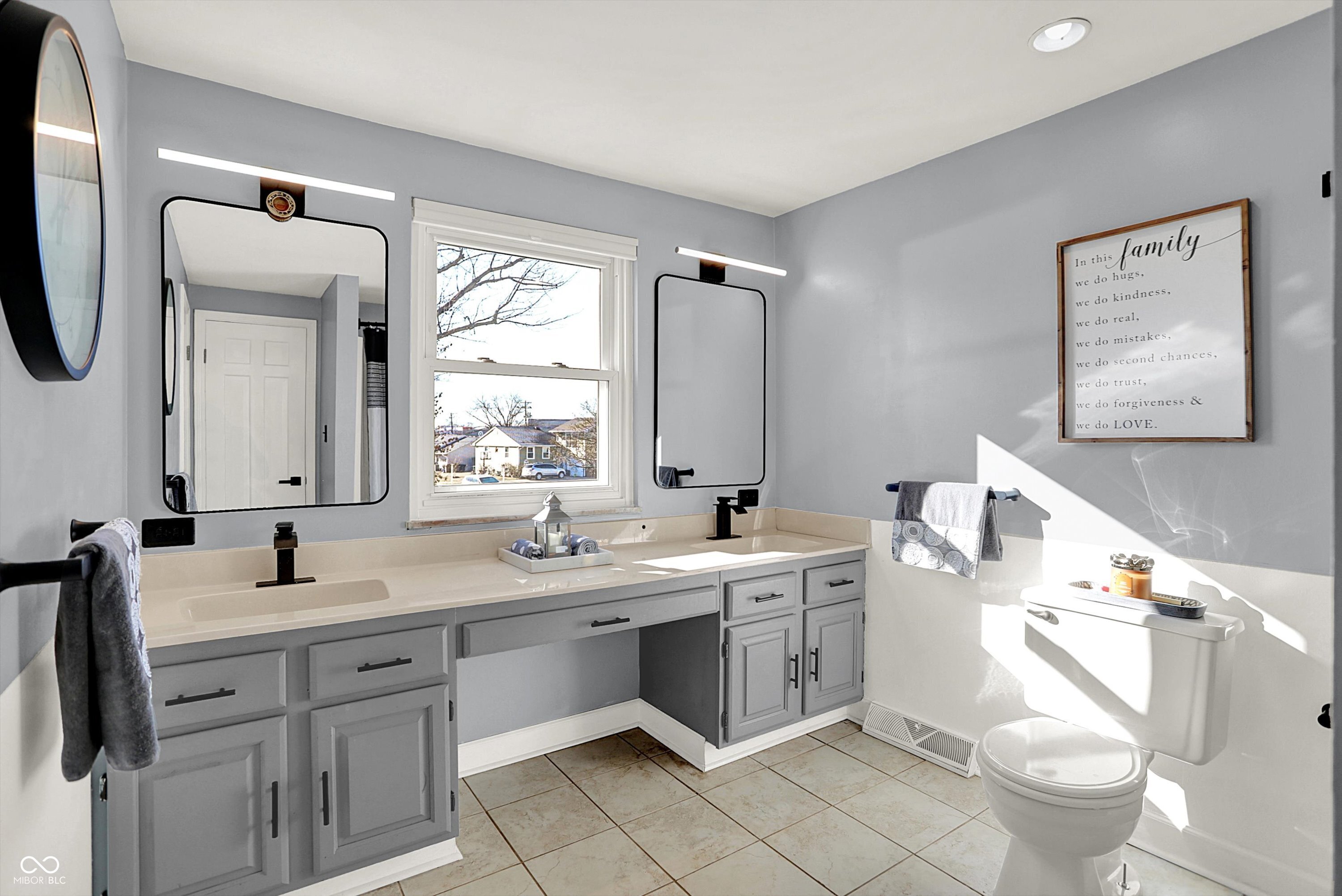 3309 Larkspur Lane