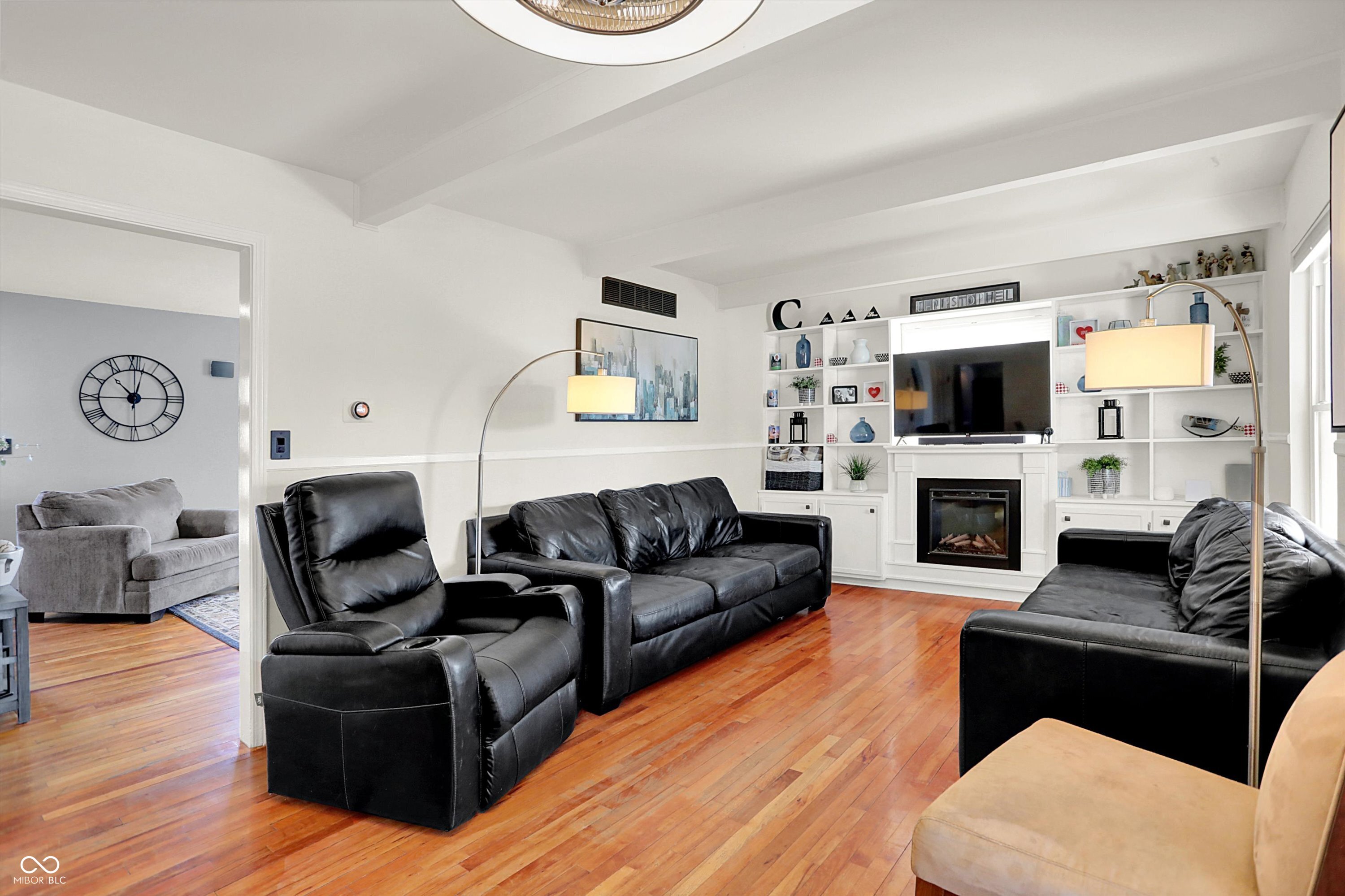3309 Larkspur Lane