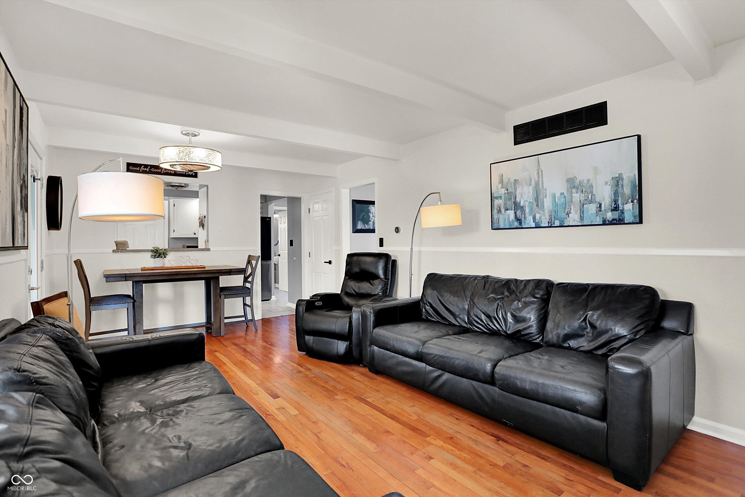 3309 Larkspur Lane
