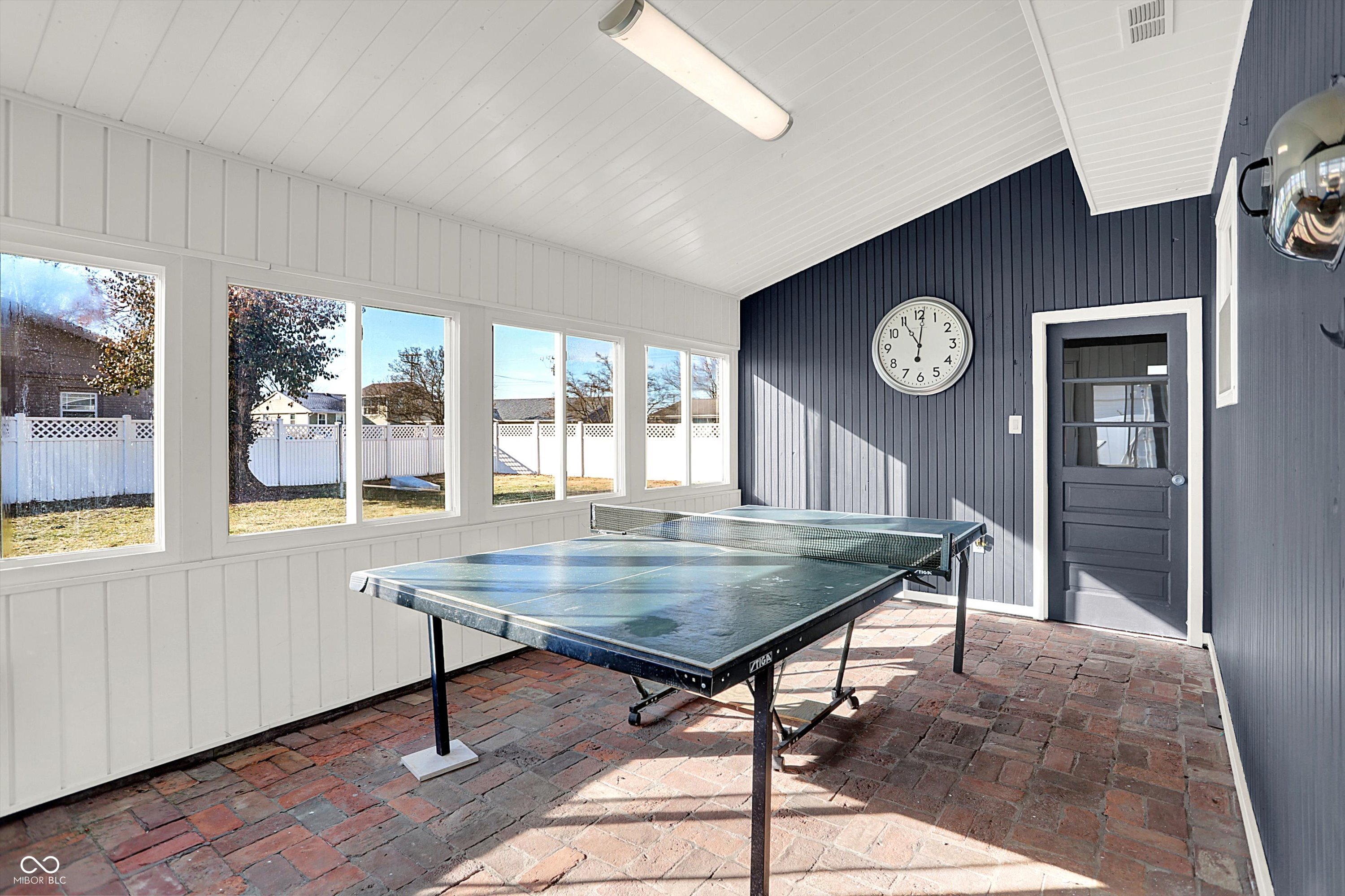 3309 Larkspur Lane
