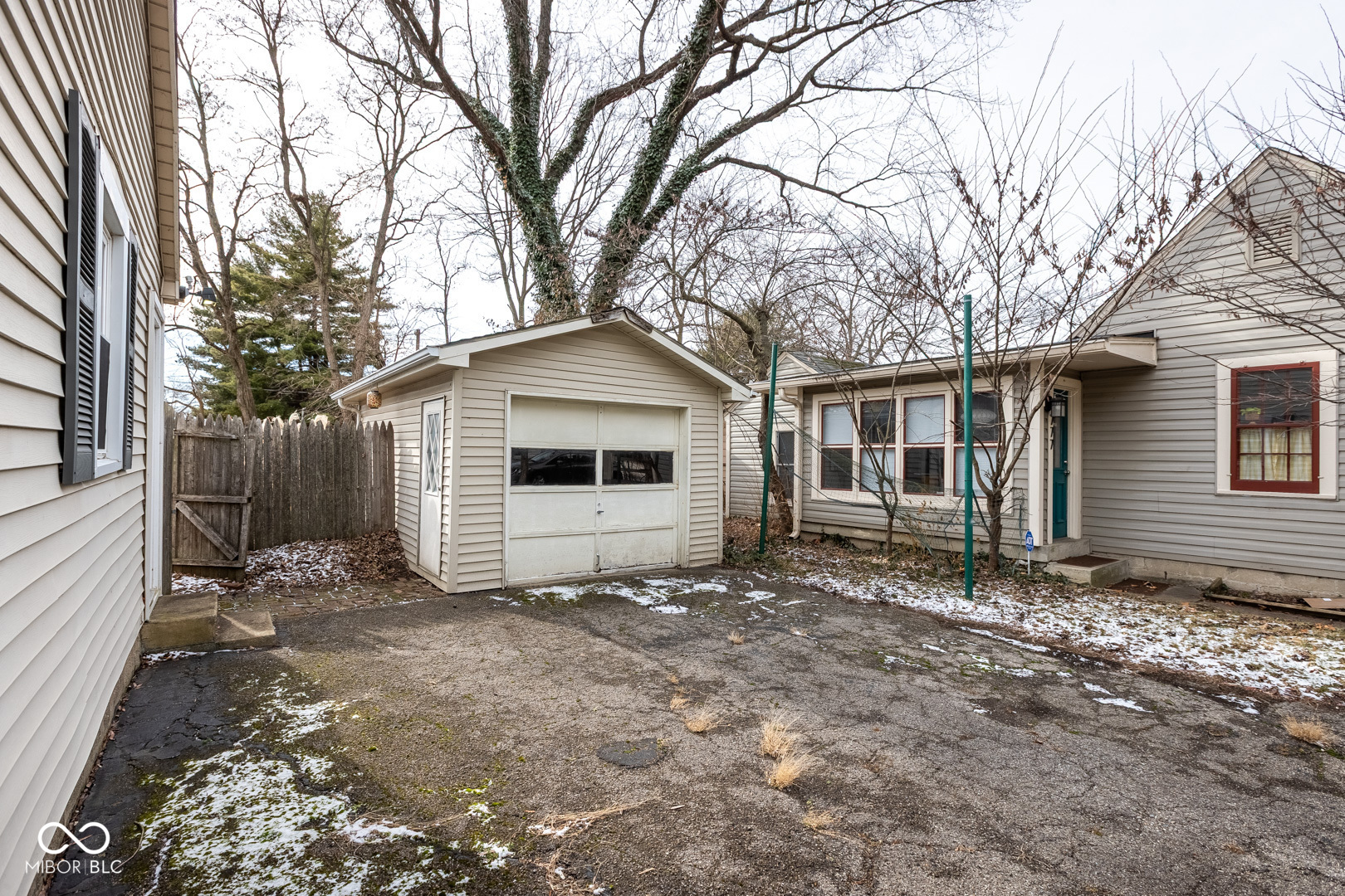 6570 Carrollton Avenue