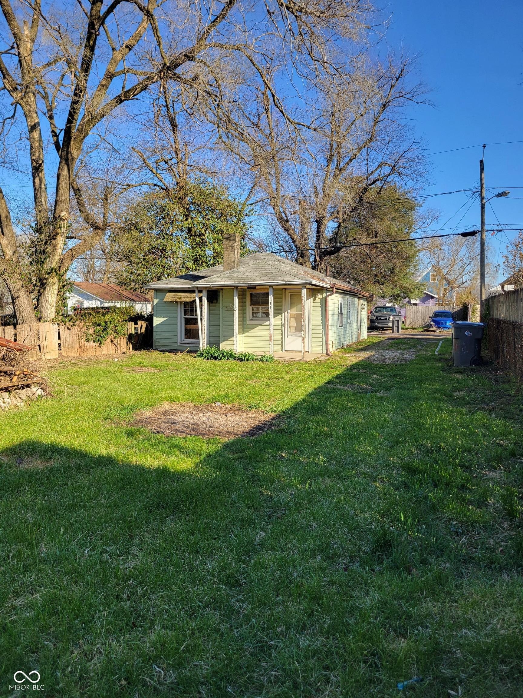 1424 Finley Avenue