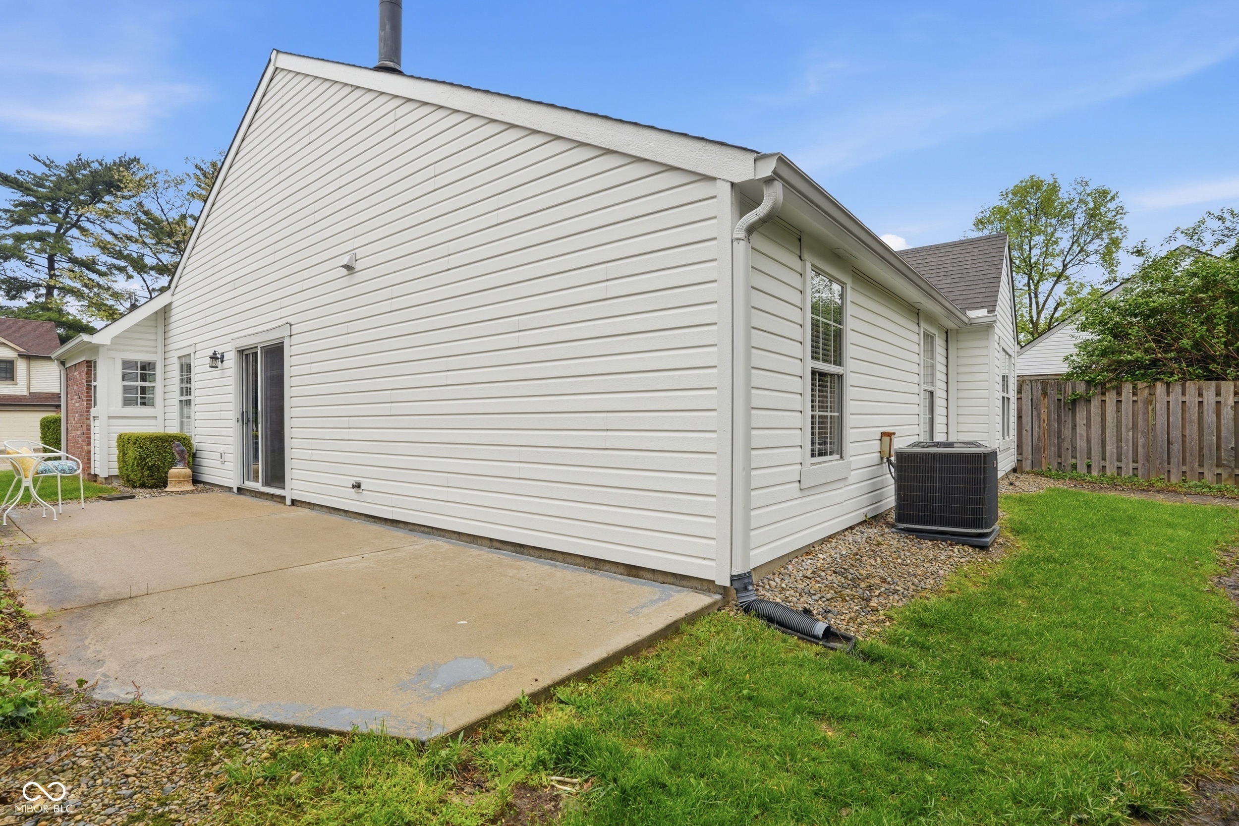 9652 Pine Ridge East Drive