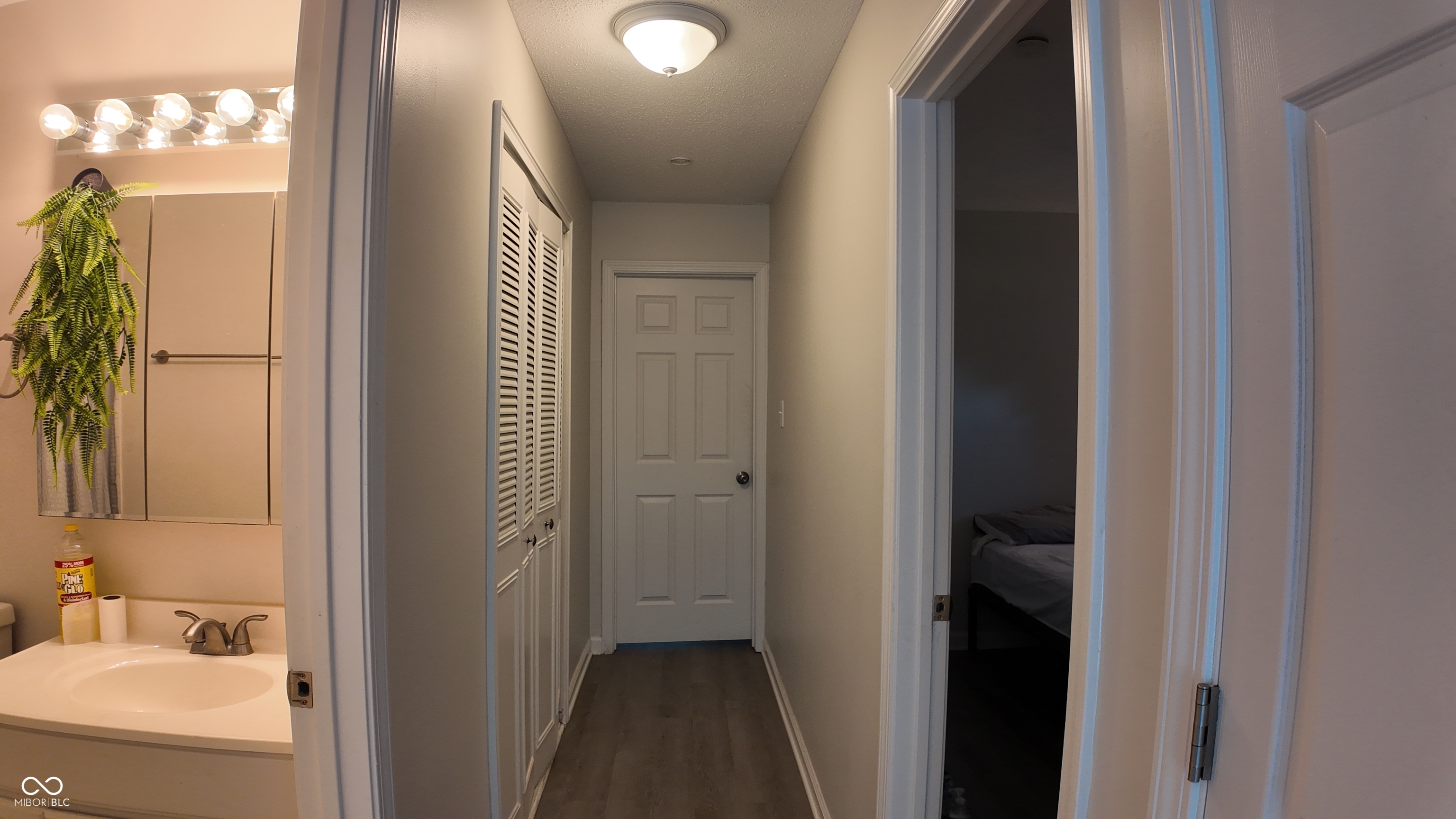 5938 Deerwood