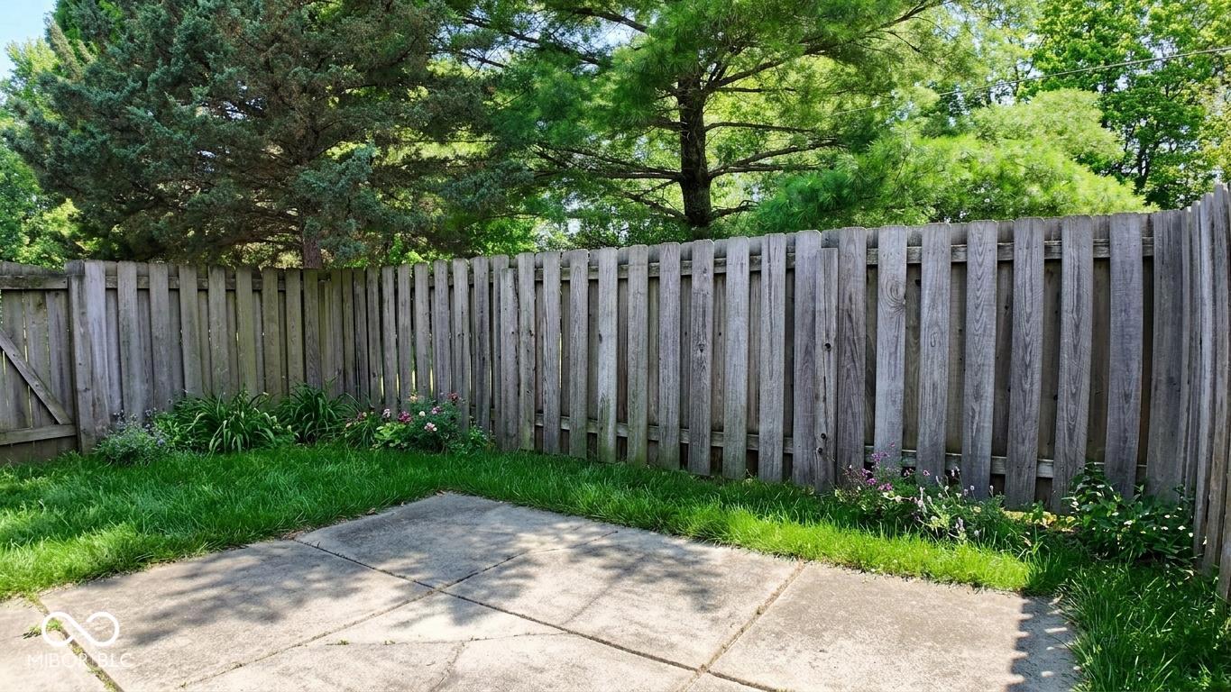 5938 Deerwood