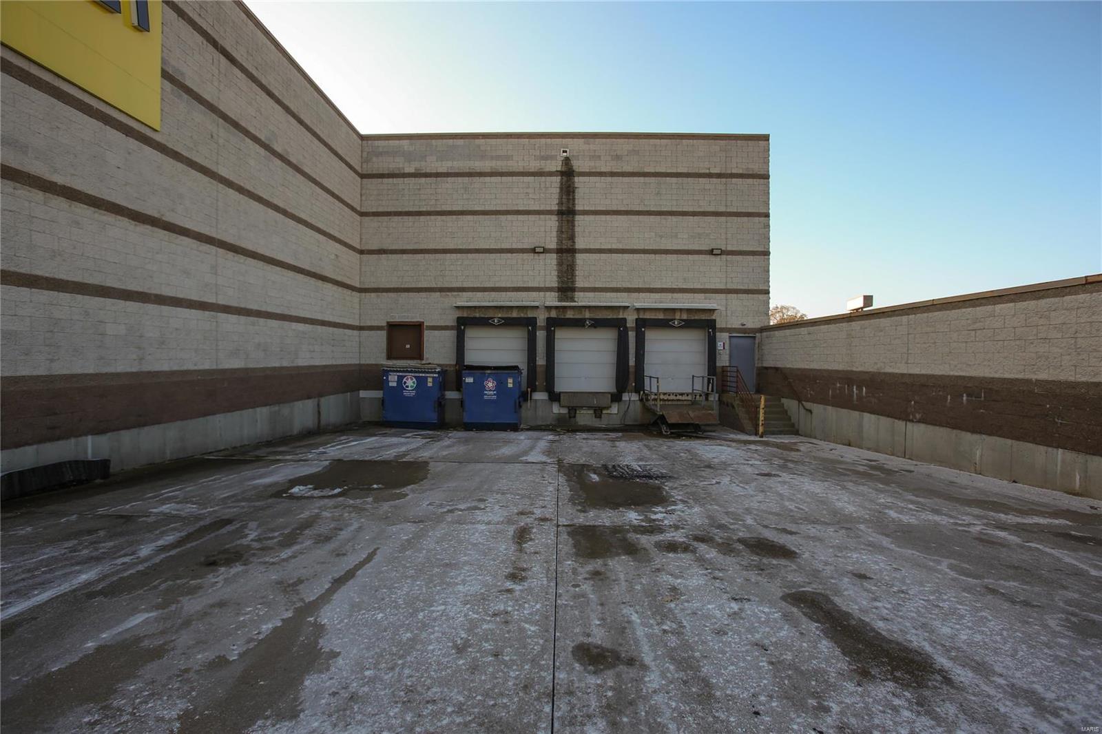 925 NW Plaza Drive