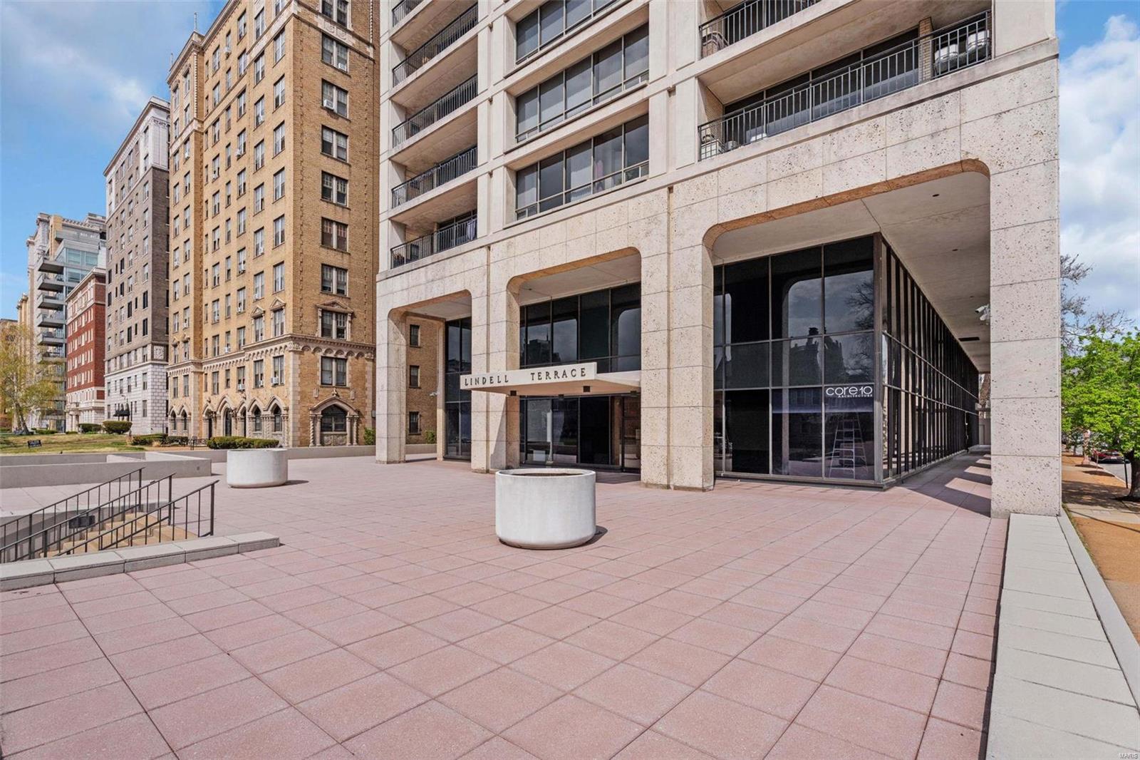 4501 Lindell Boulevard Unit: 6F