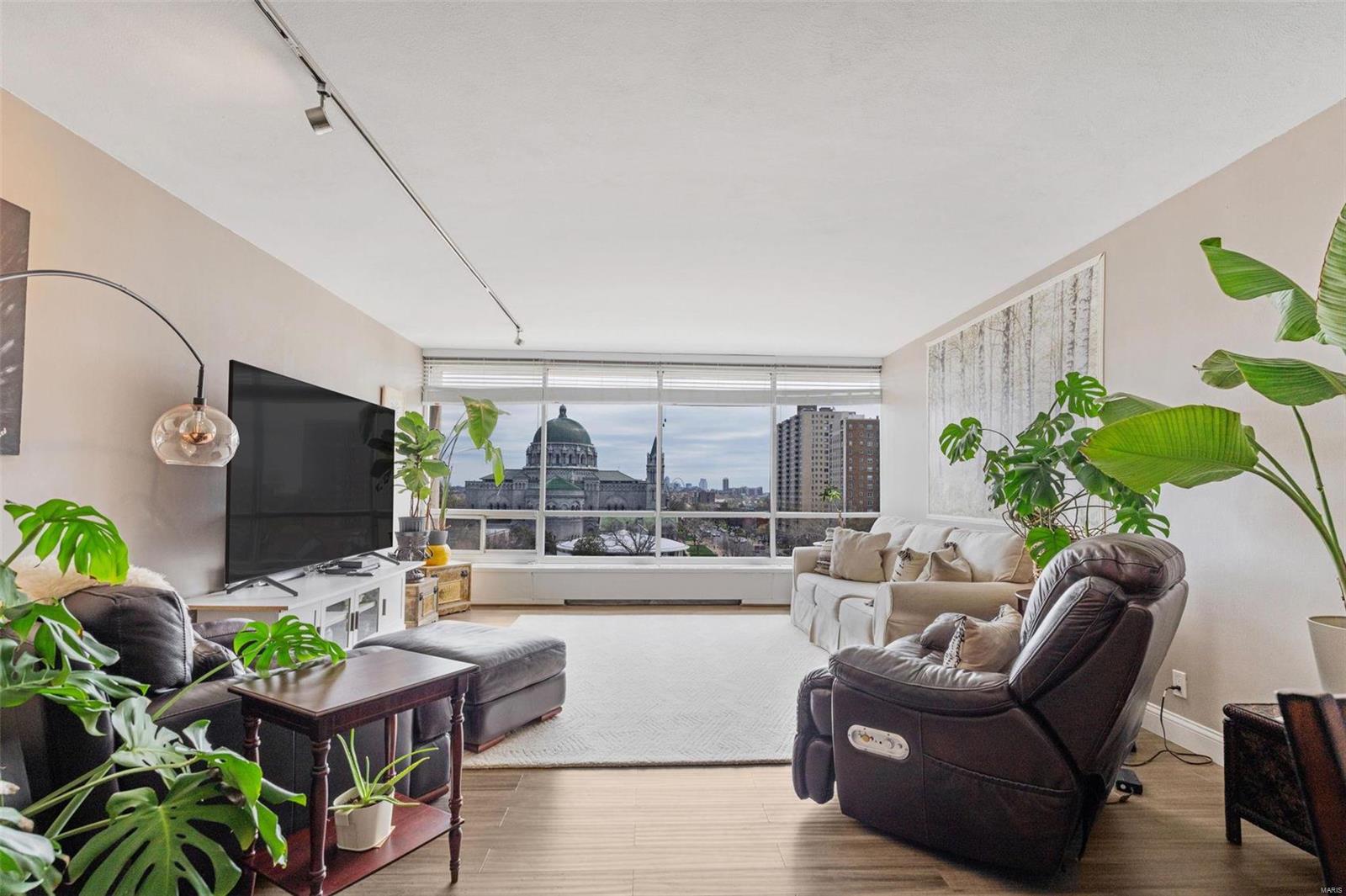 4501 Lindell Boulevard Unit: 6F