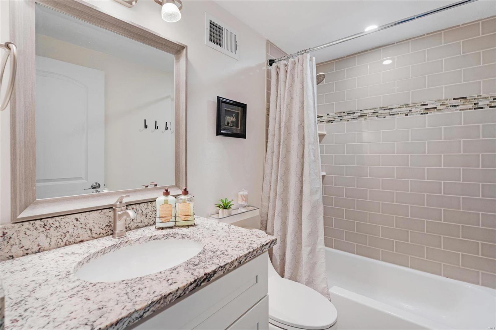 4501 Lindell Boulevard Unit: 6F