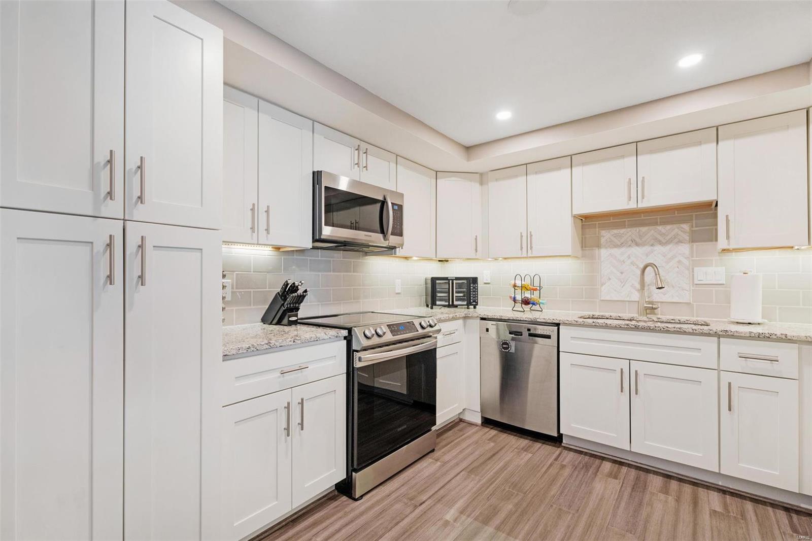 4501 Lindell Boulevard Unit: 6F
