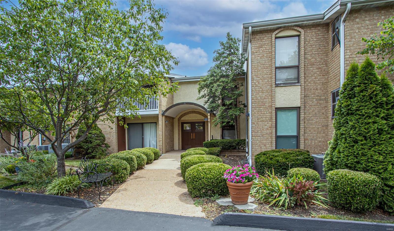 444 N Clay Avenue Unit: 3J