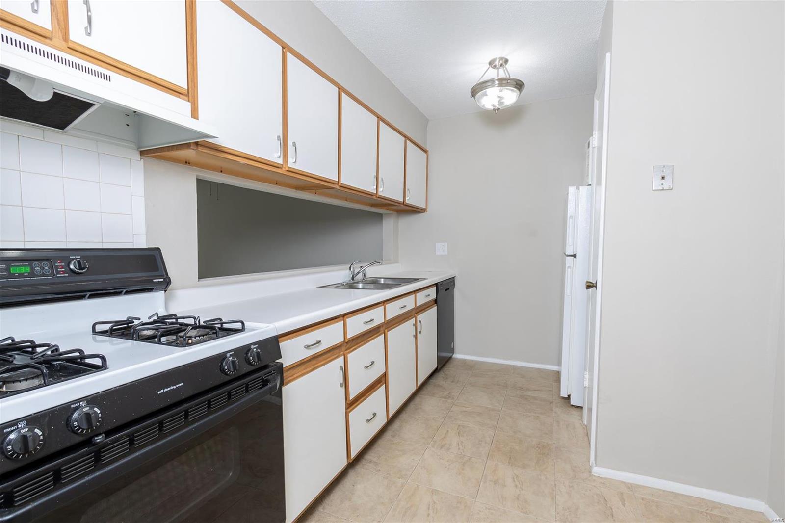 444 N Clay Avenue Unit: 3J