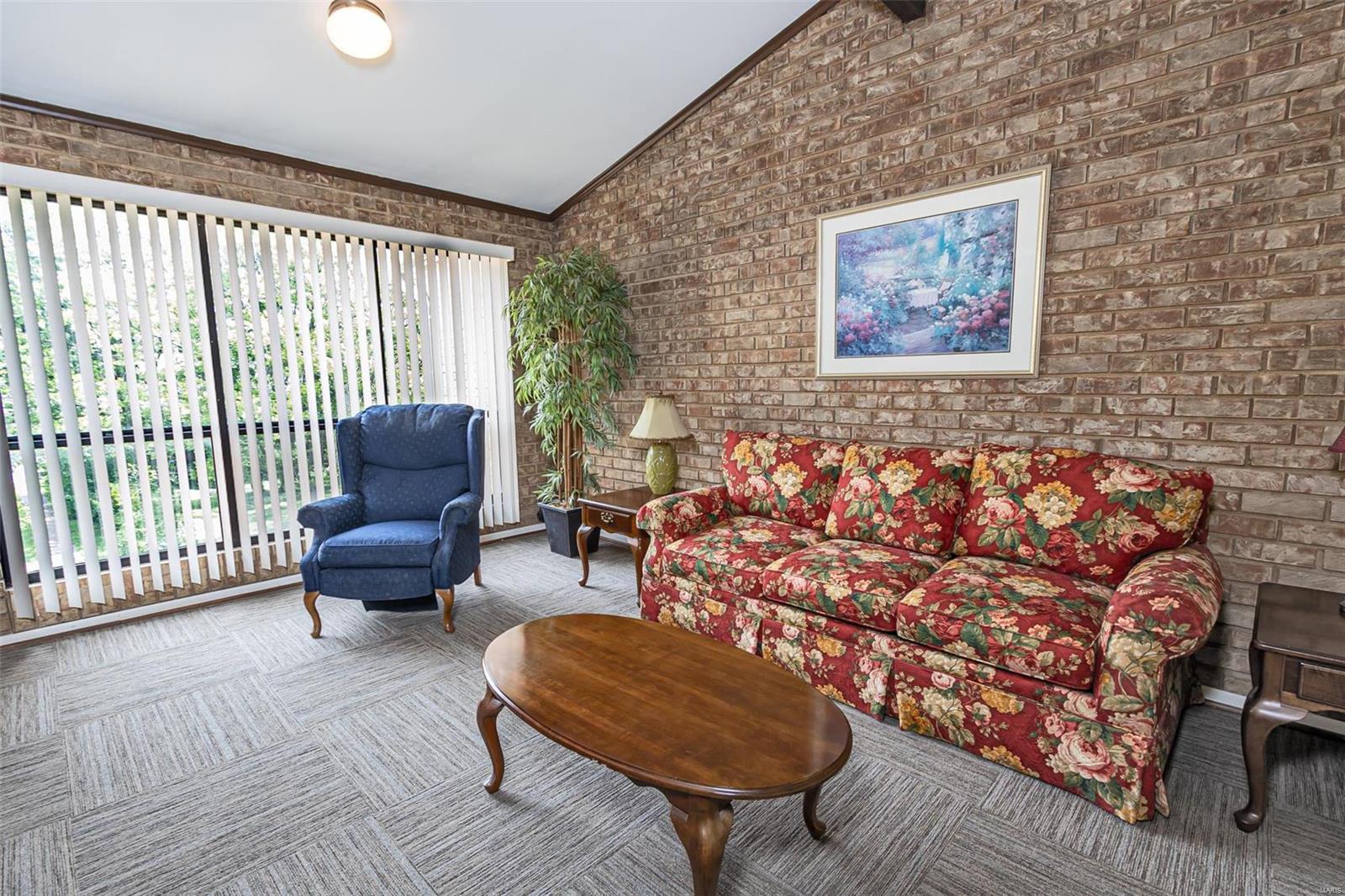 444 N Clay Avenue Unit: 3J