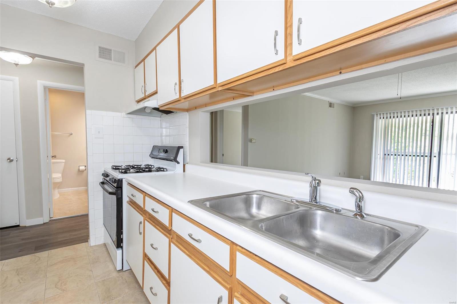 444 N Clay Avenue Unit: 3J