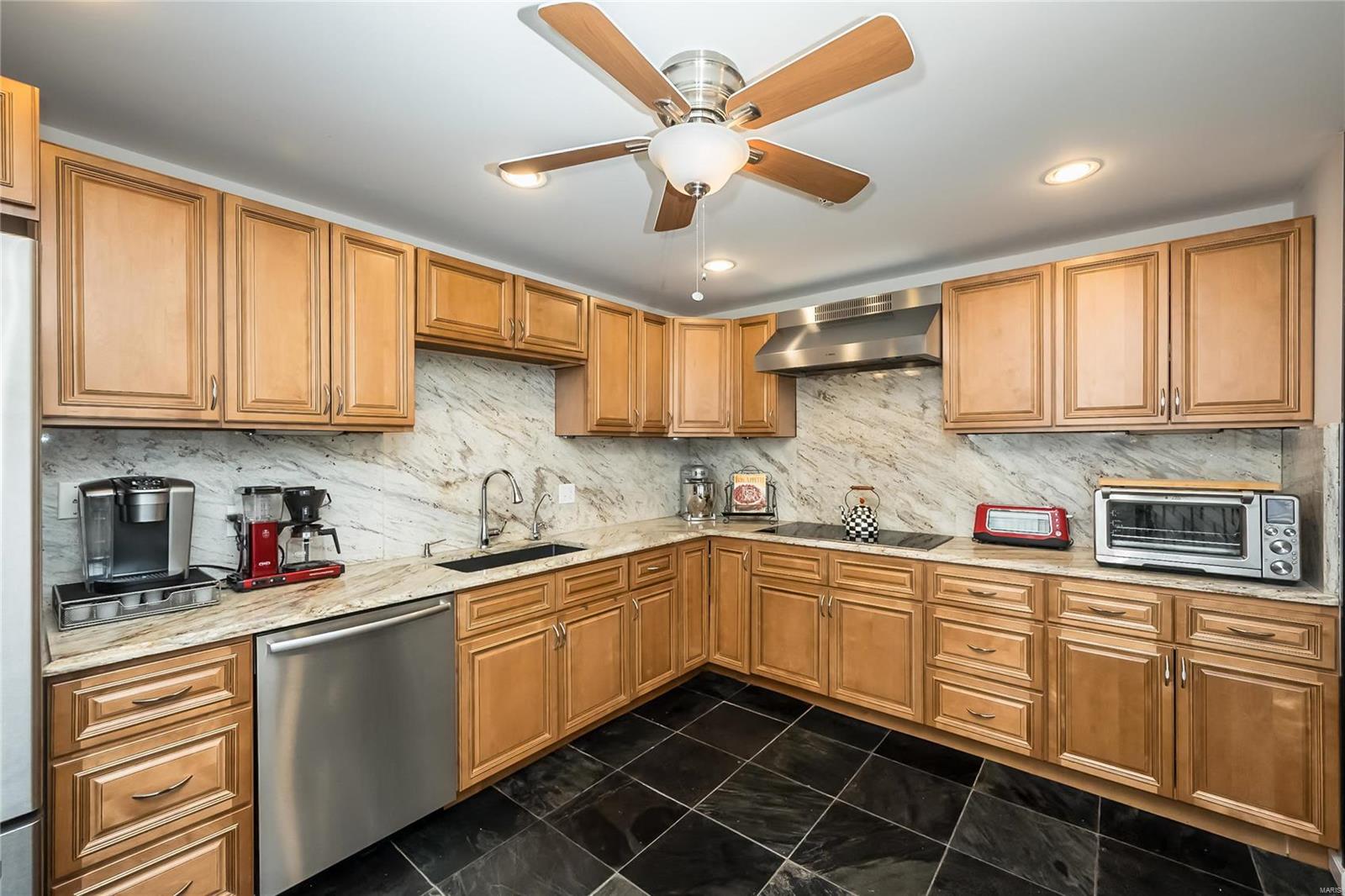 585 Coeur De Royale Drive Unit: 304
