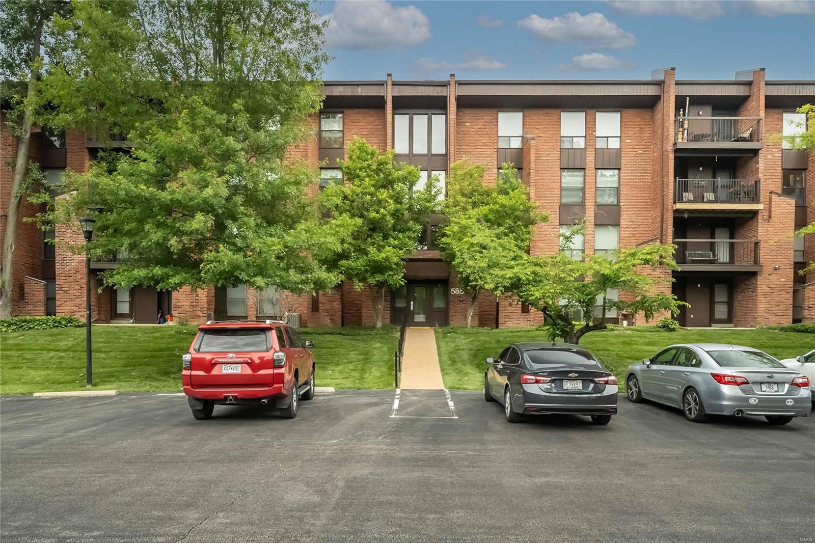 585 Coeur De Royale Drive Unit: 304