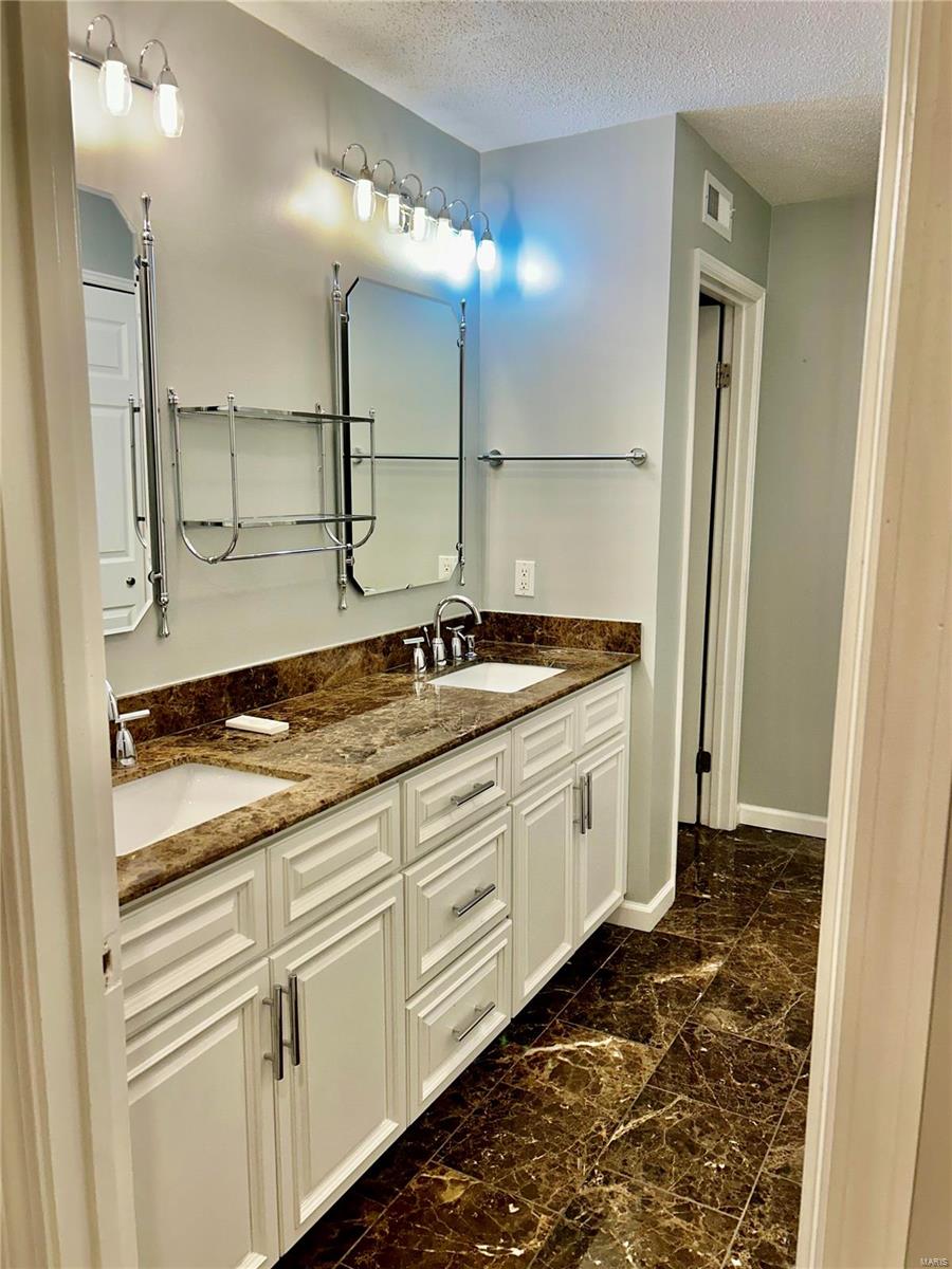 585 Coeur De Royale Drive Unit: 304