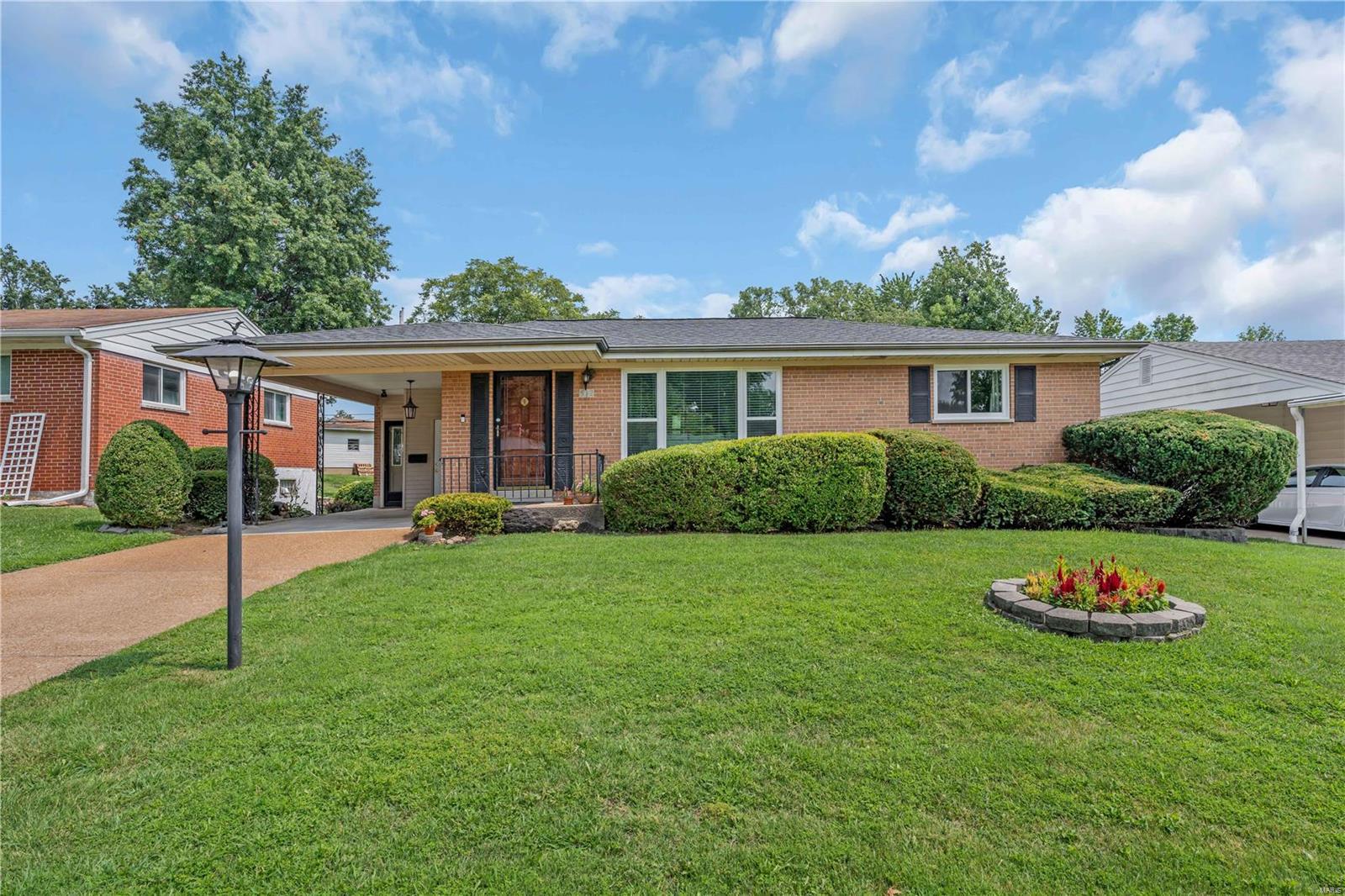 512 Nightingale Lane
