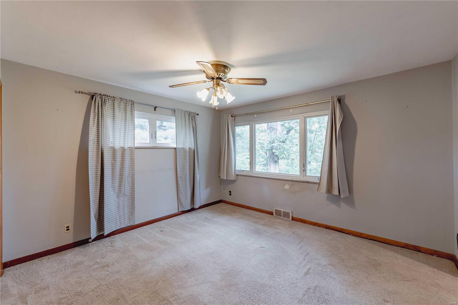 1122 Olivaire Lane