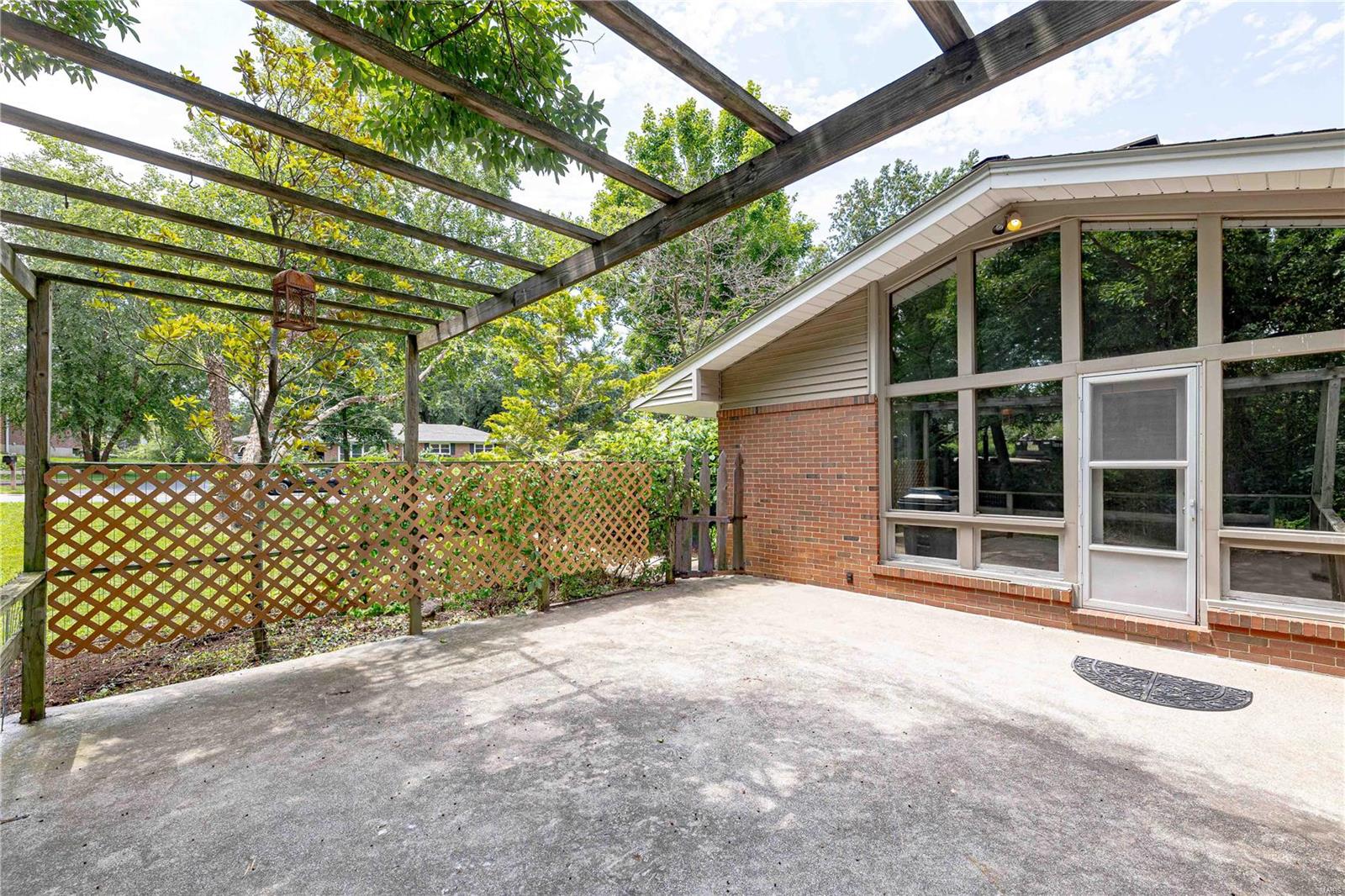 1122 Olivaire Lane