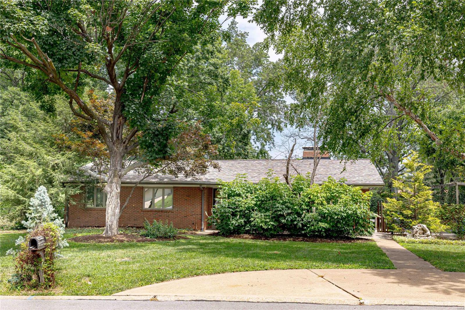 1122 Olivaire Lane