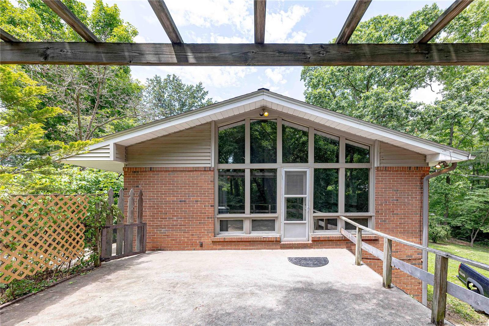 1122 Olivaire Lane