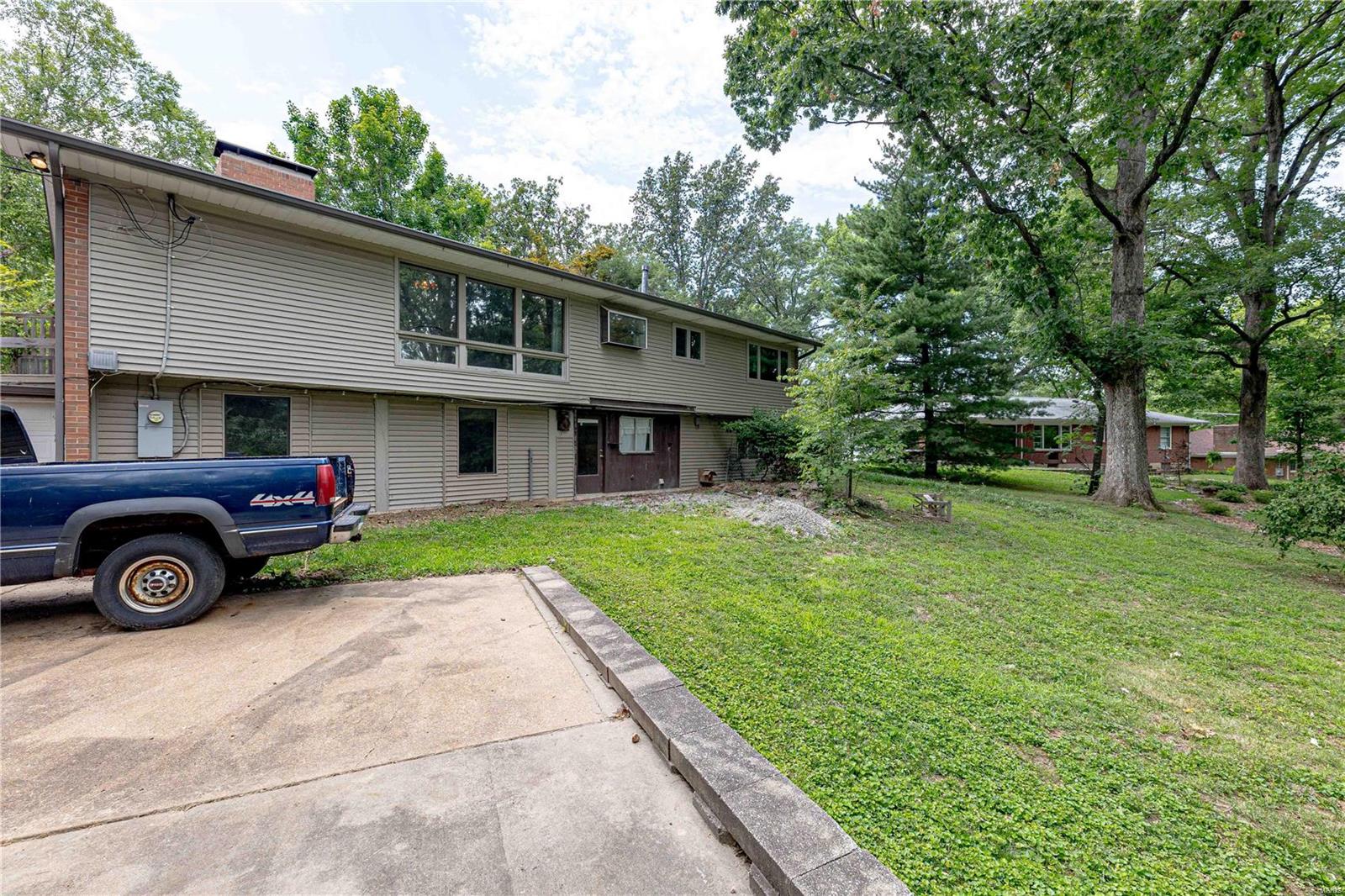 1122 Olivaire Lane