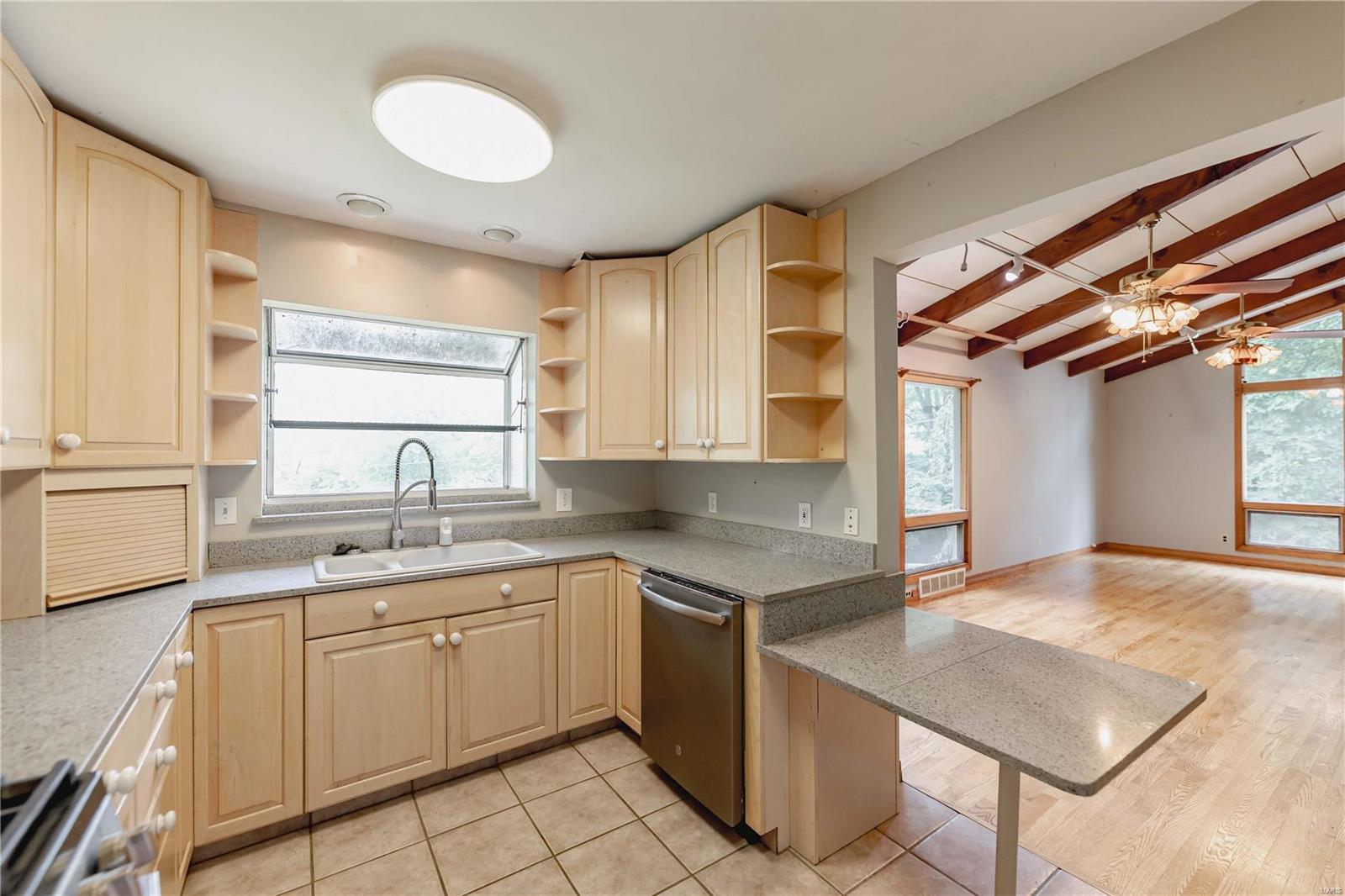 1122 Olivaire Lane