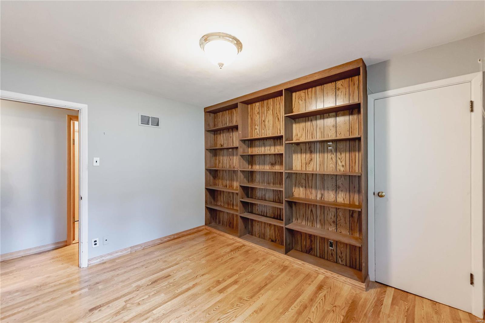 1122 Olivaire Lane
