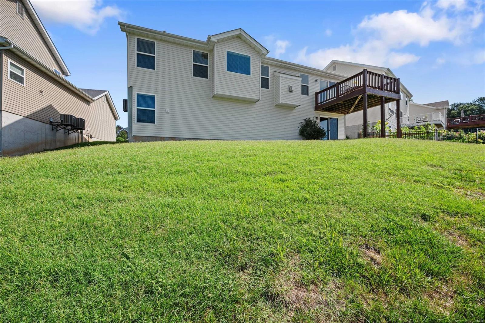 374 Lauren Landing