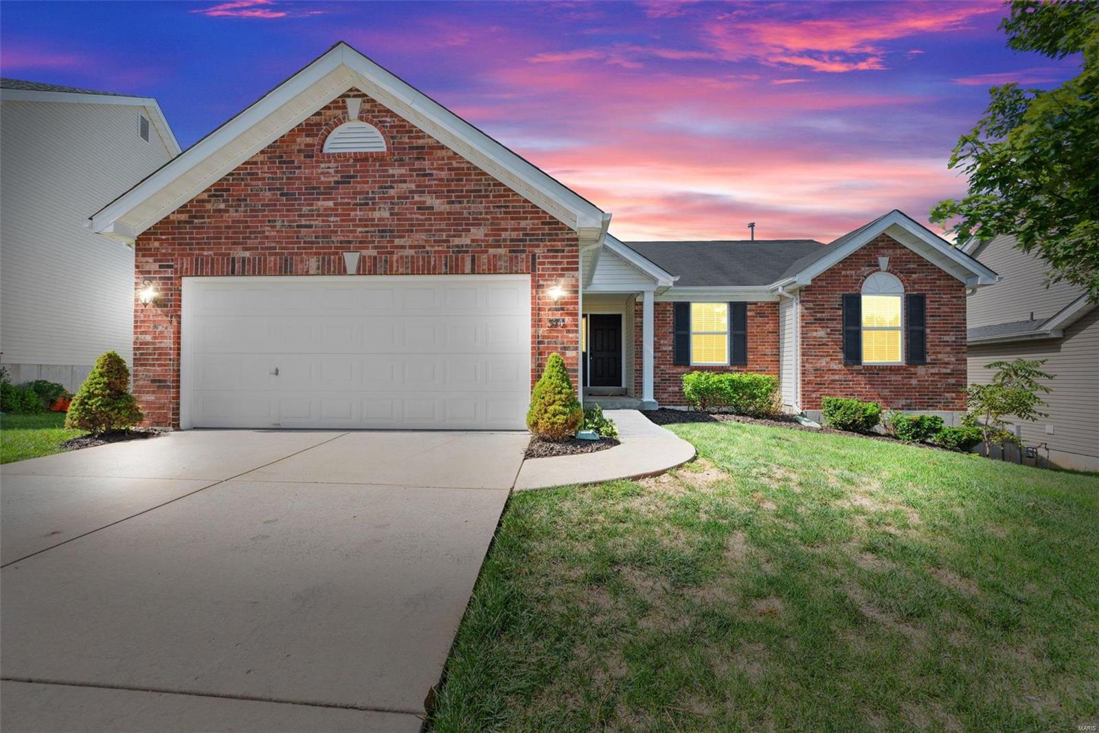 374 Lauren Landing