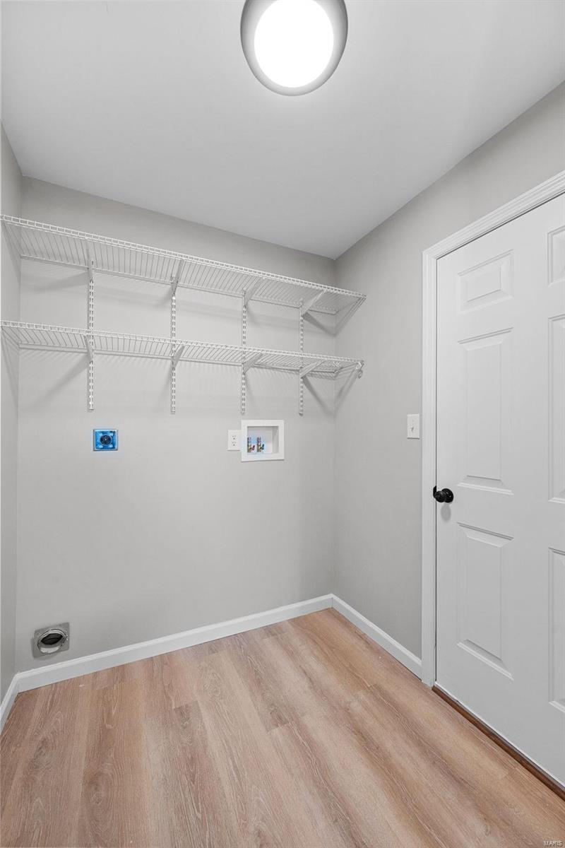 374 Lauren Landing