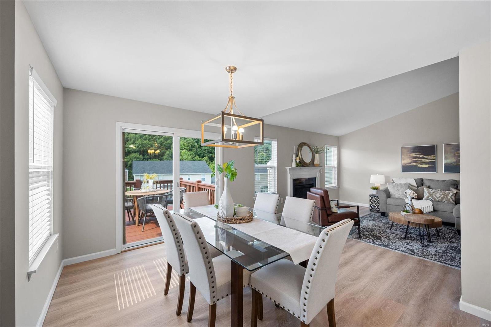 374 Lauren Landing