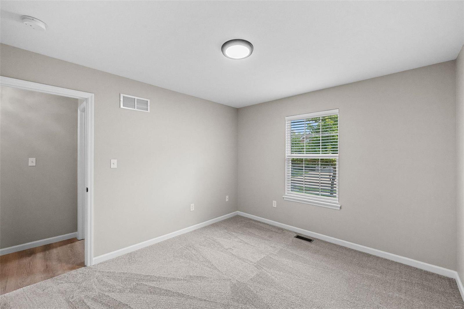 374 Lauren Landing