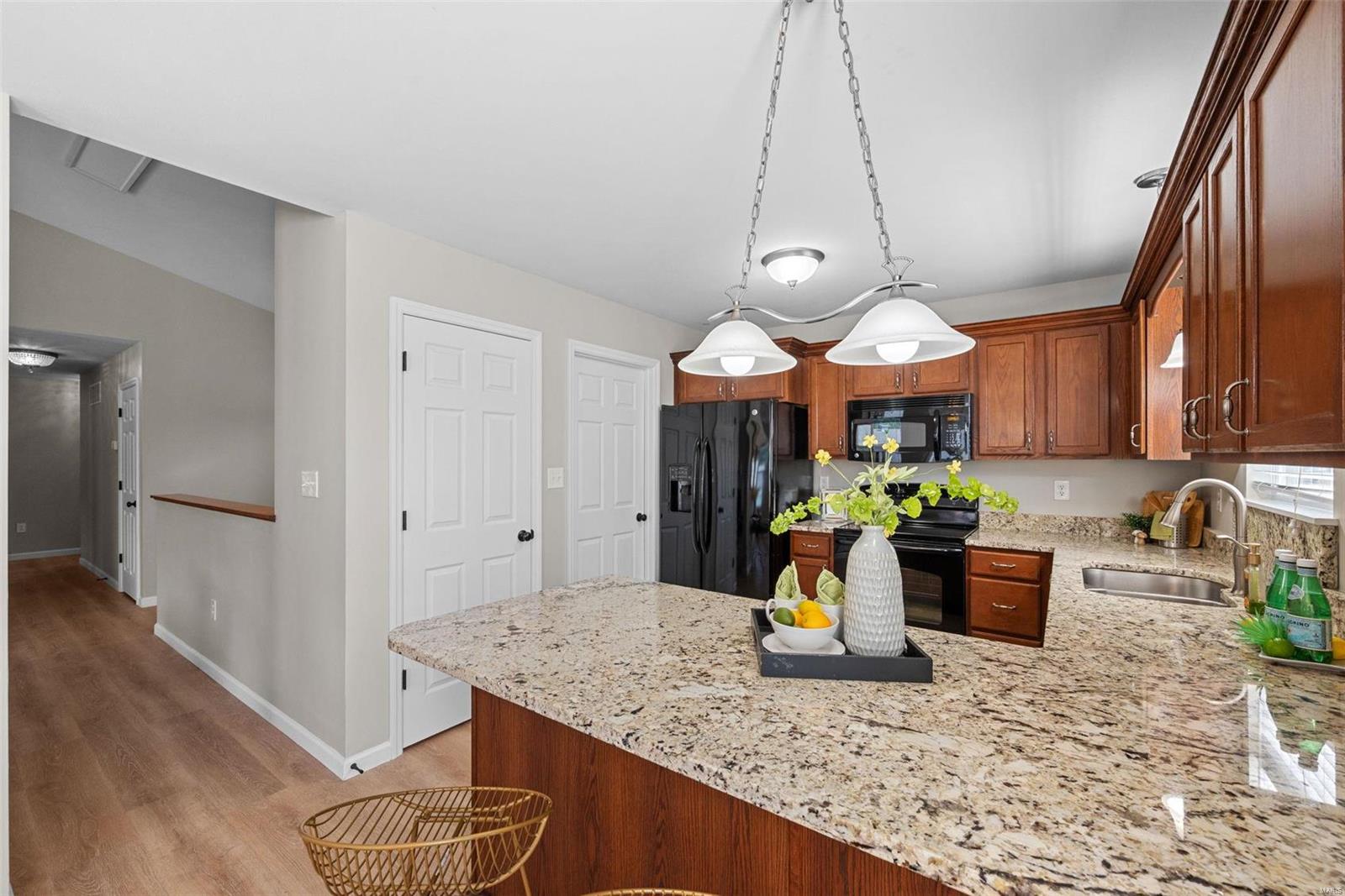 374 Lauren Landing