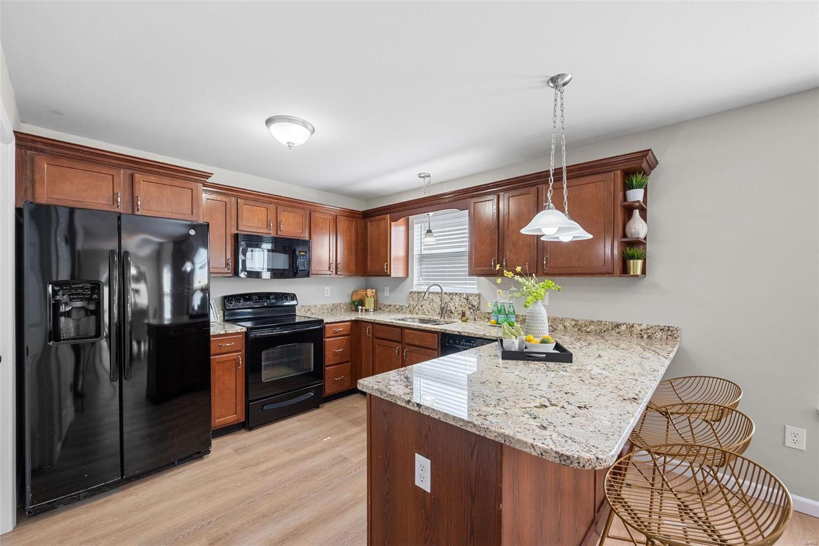 374 Lauren Landing