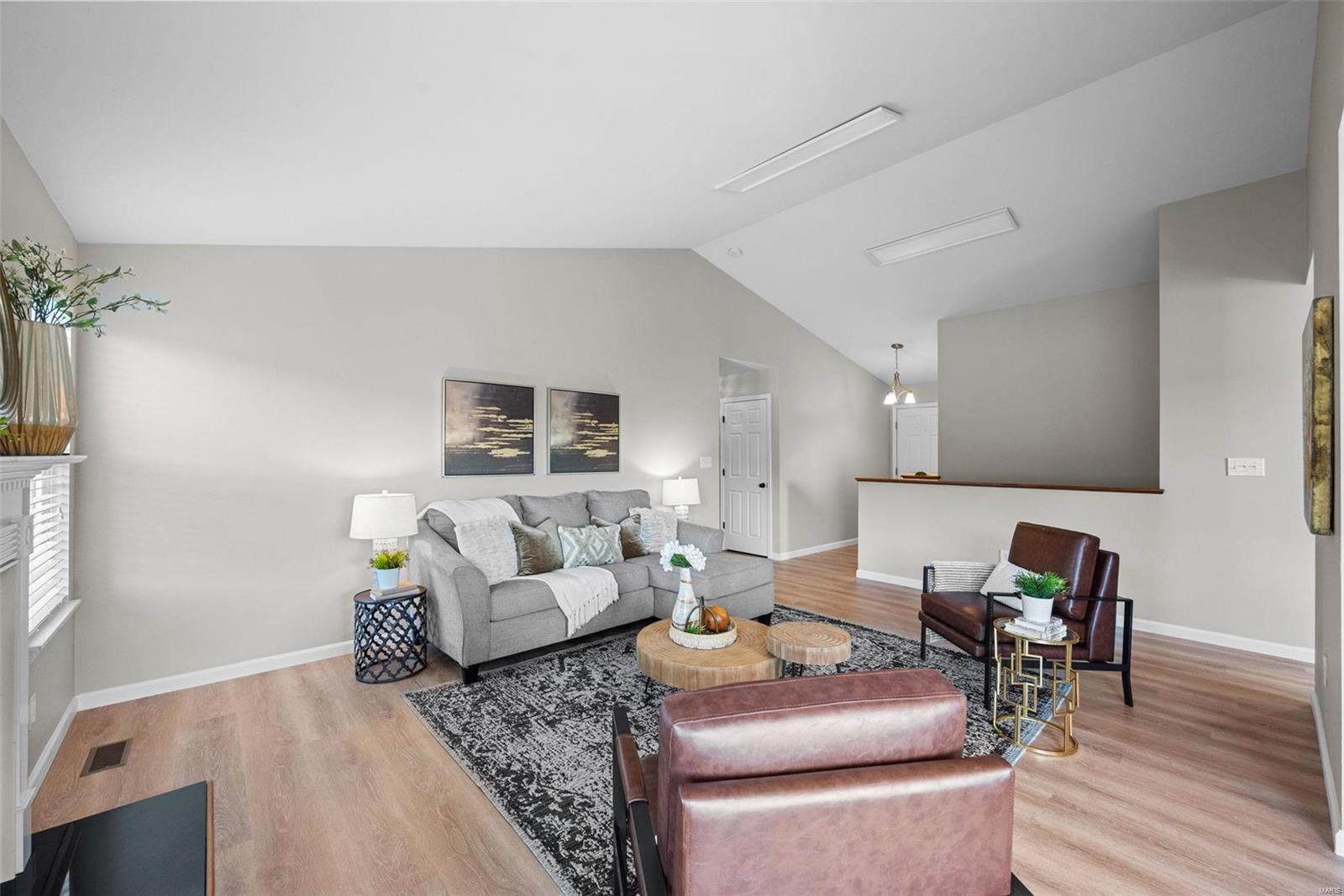374 Lauren Landing