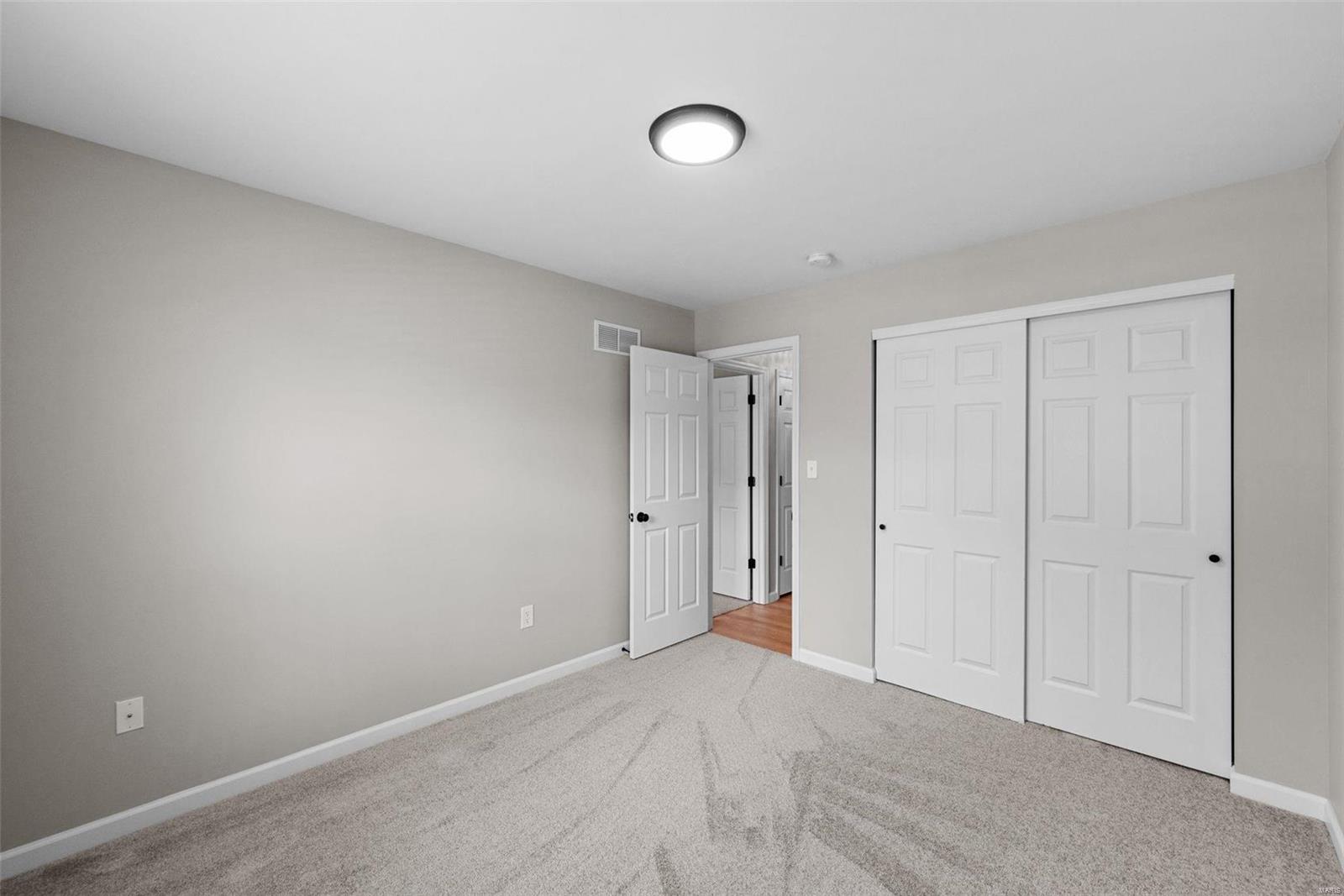 374 Lauren Landing