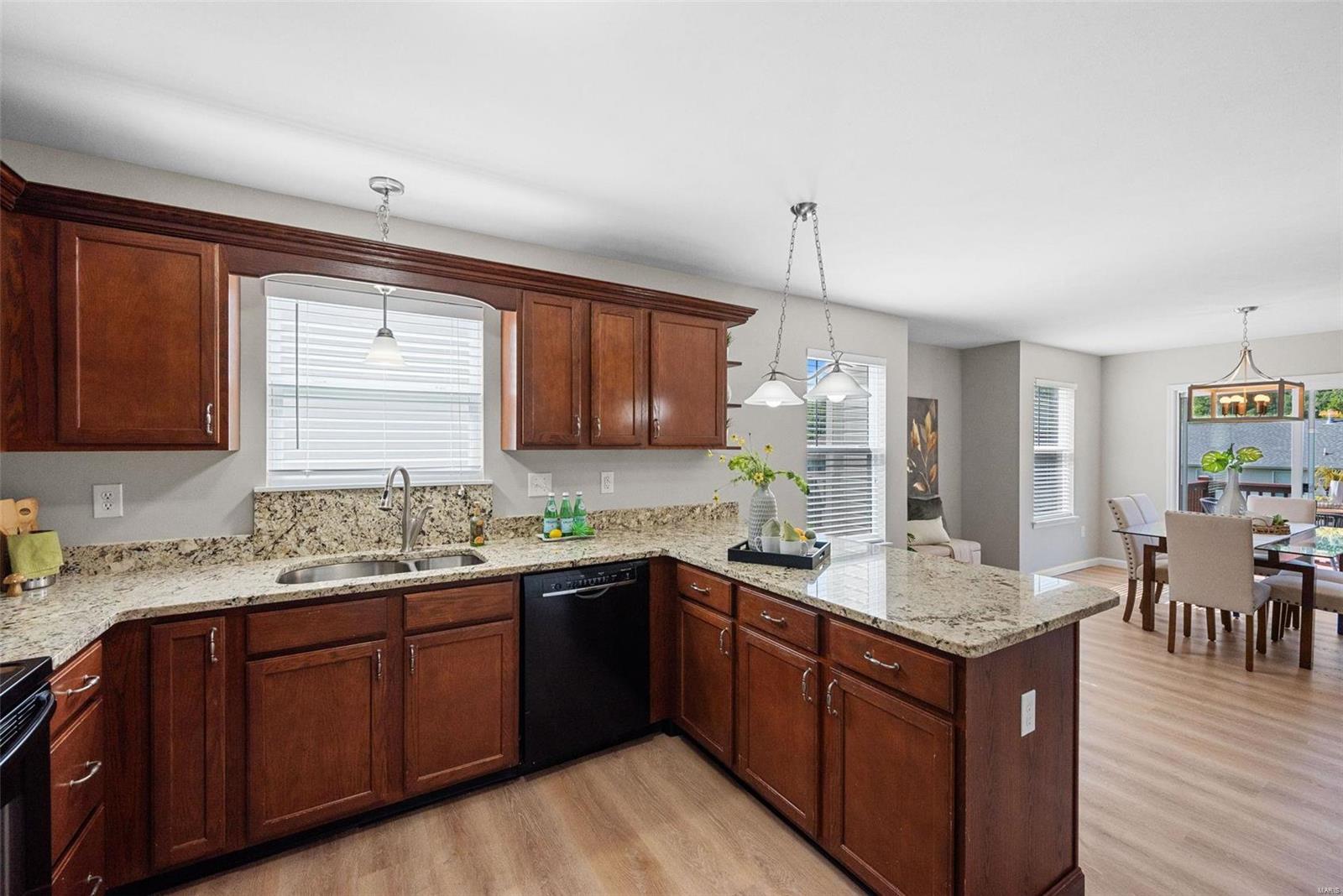 374 Lauren Landing