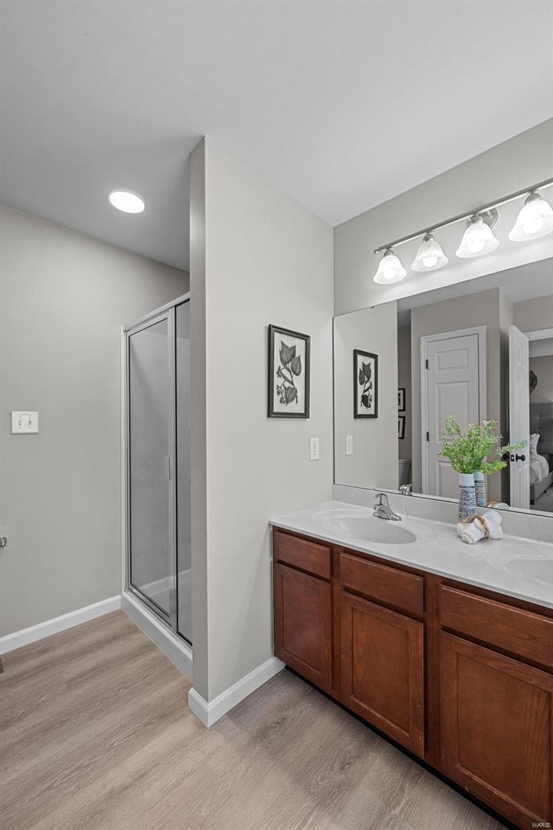374 Lauren Landing